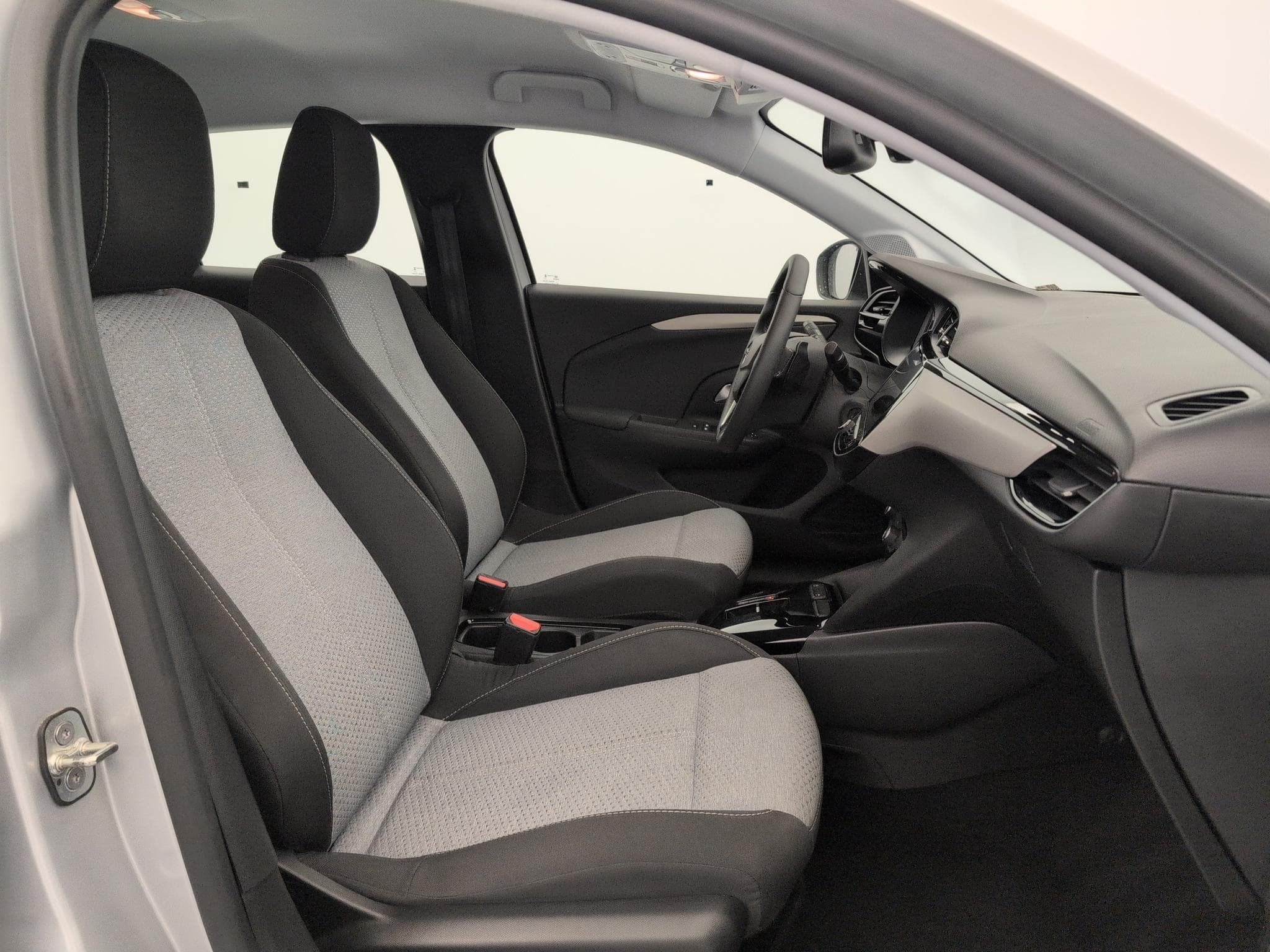 Opel Corsa 1.2 Turbo 100 ch BVA8 Edition (2025) - Photo 9