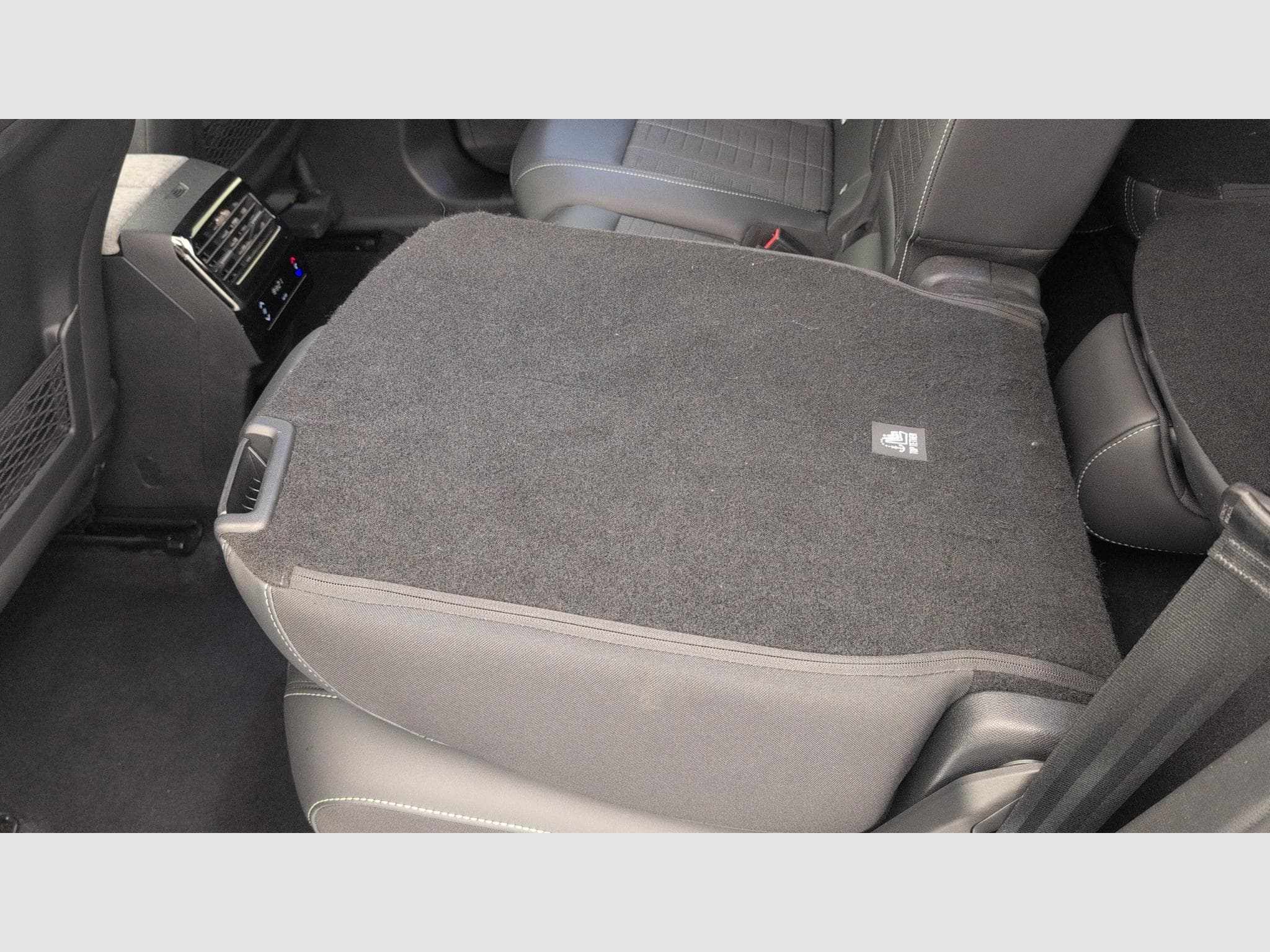 Peugeot 5008 HYBRID 145CH E-DCS6 GT (2025) - Photo 12