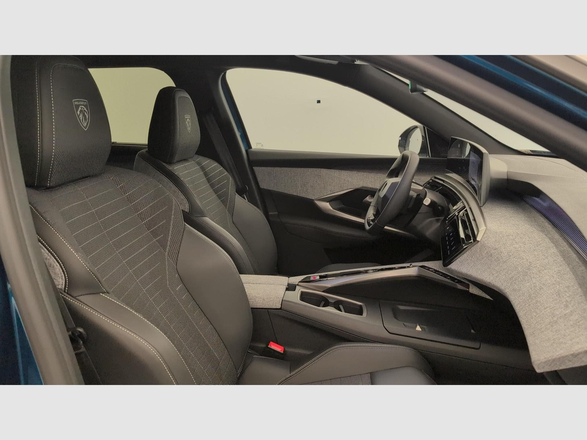Peugeot 5008 HYBRID 145CH E-DCS6 GT (2025) - Photo 9