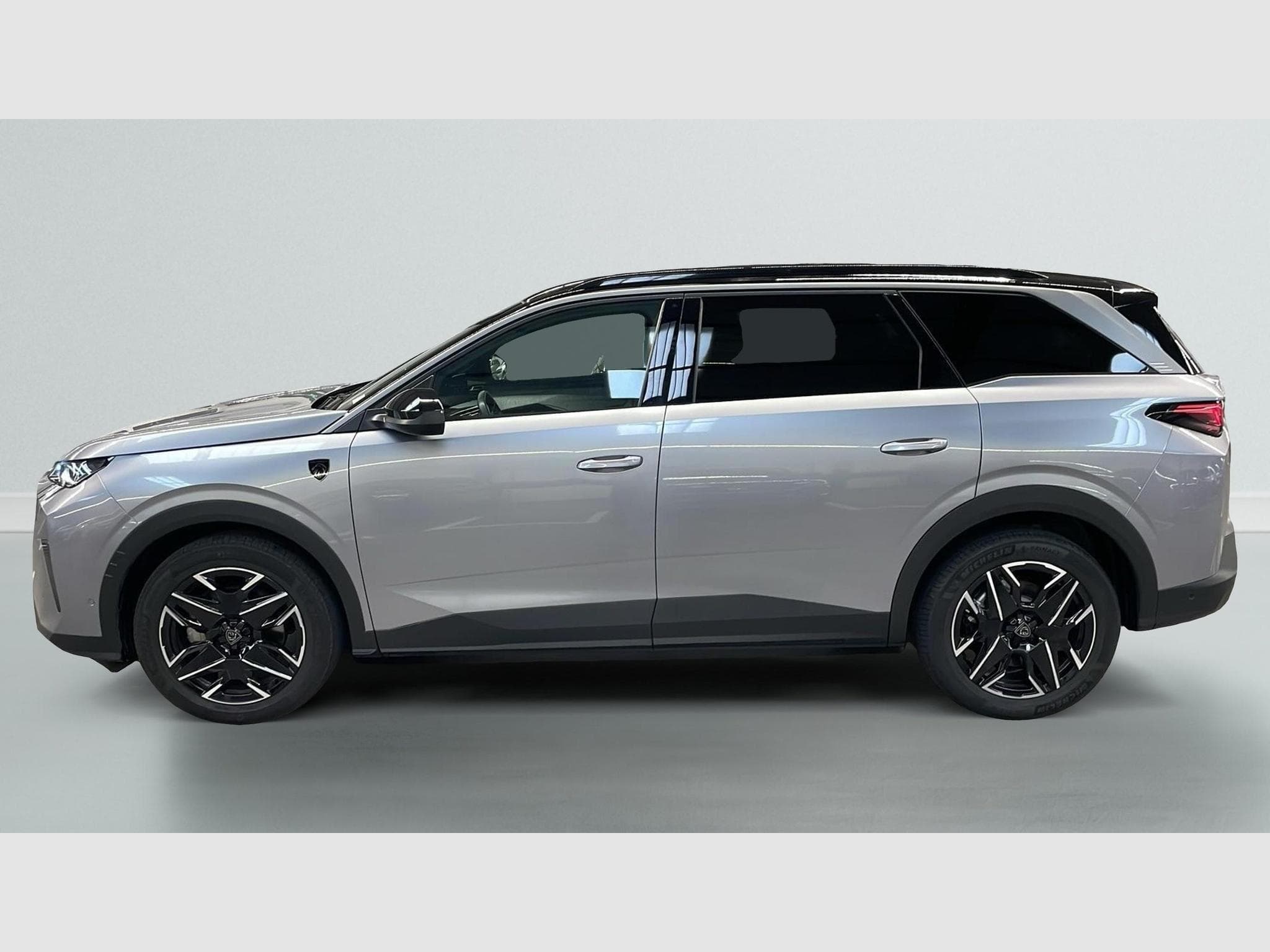 Peugeot 5008 HYBRID 145CH E-DCS6 GT (2025) - Photo 4