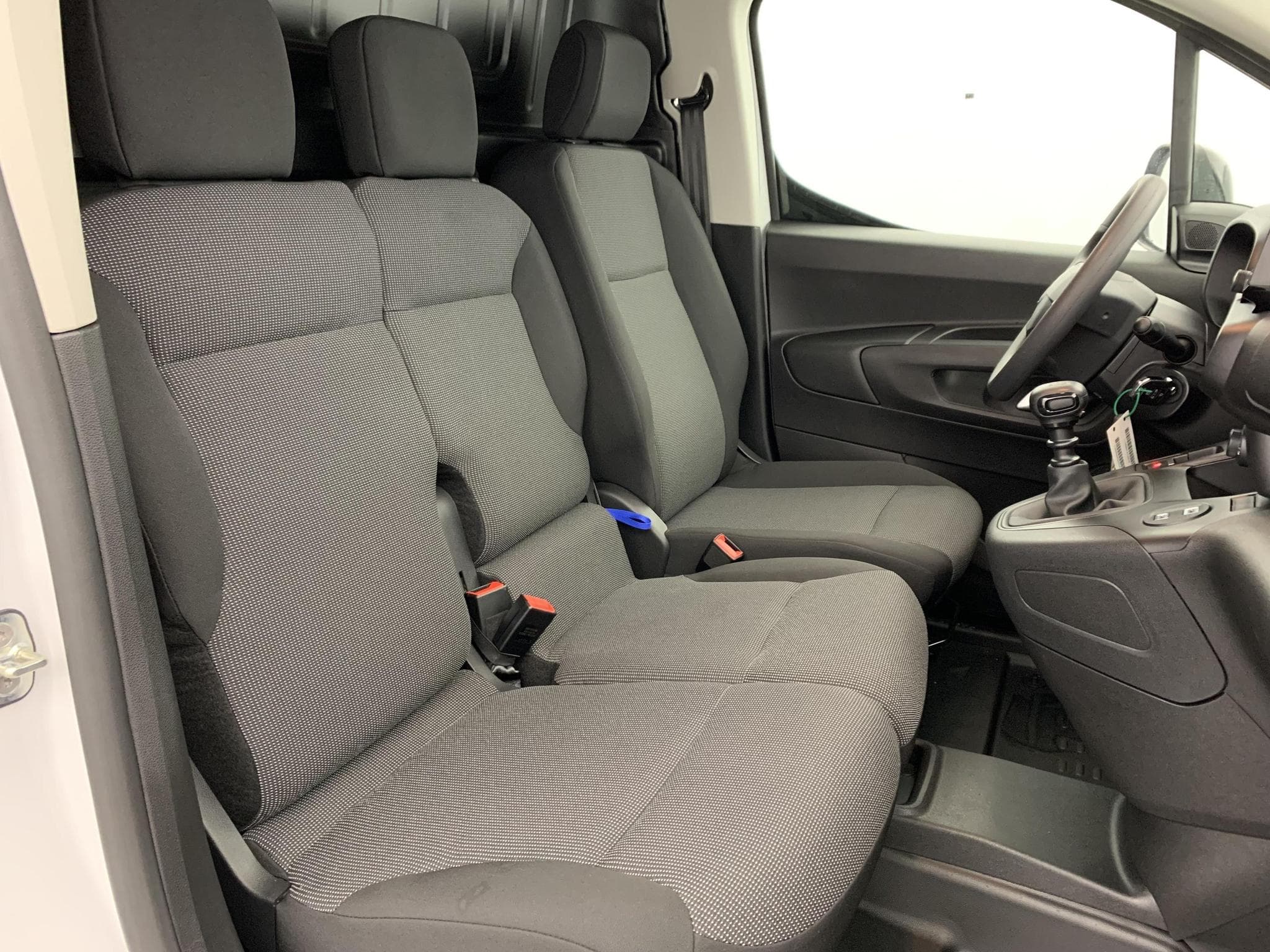 CitroëN Berlingo M DIESEL 100 CH MANUELLE (2025) - Photo 9