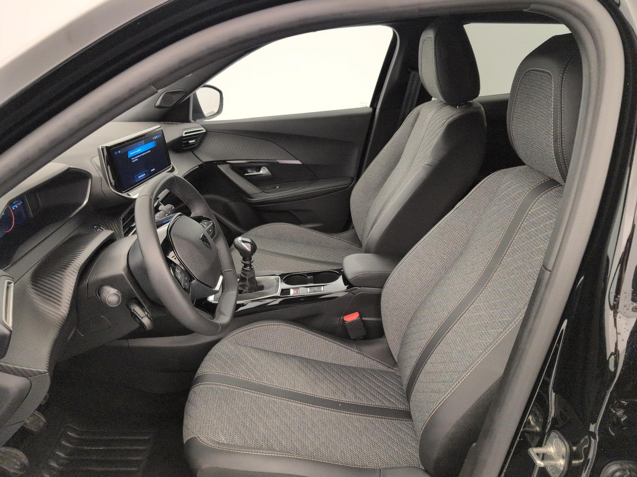 Peugeot 2008 100 S&S BVM6 Allure (2025) - Photo 16