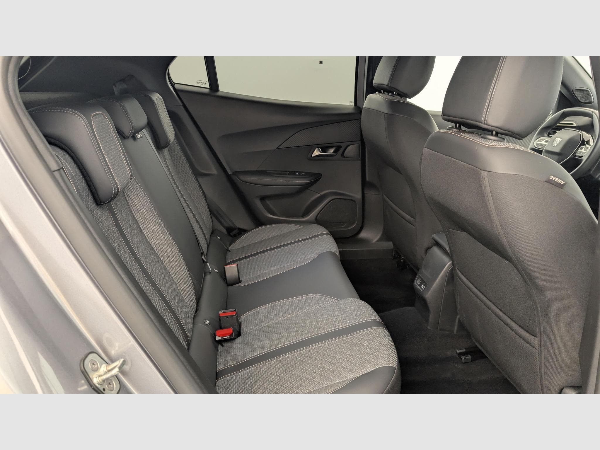 Peugeot 2008 100 S&S BVM6 Allure (2025) - Photo 10