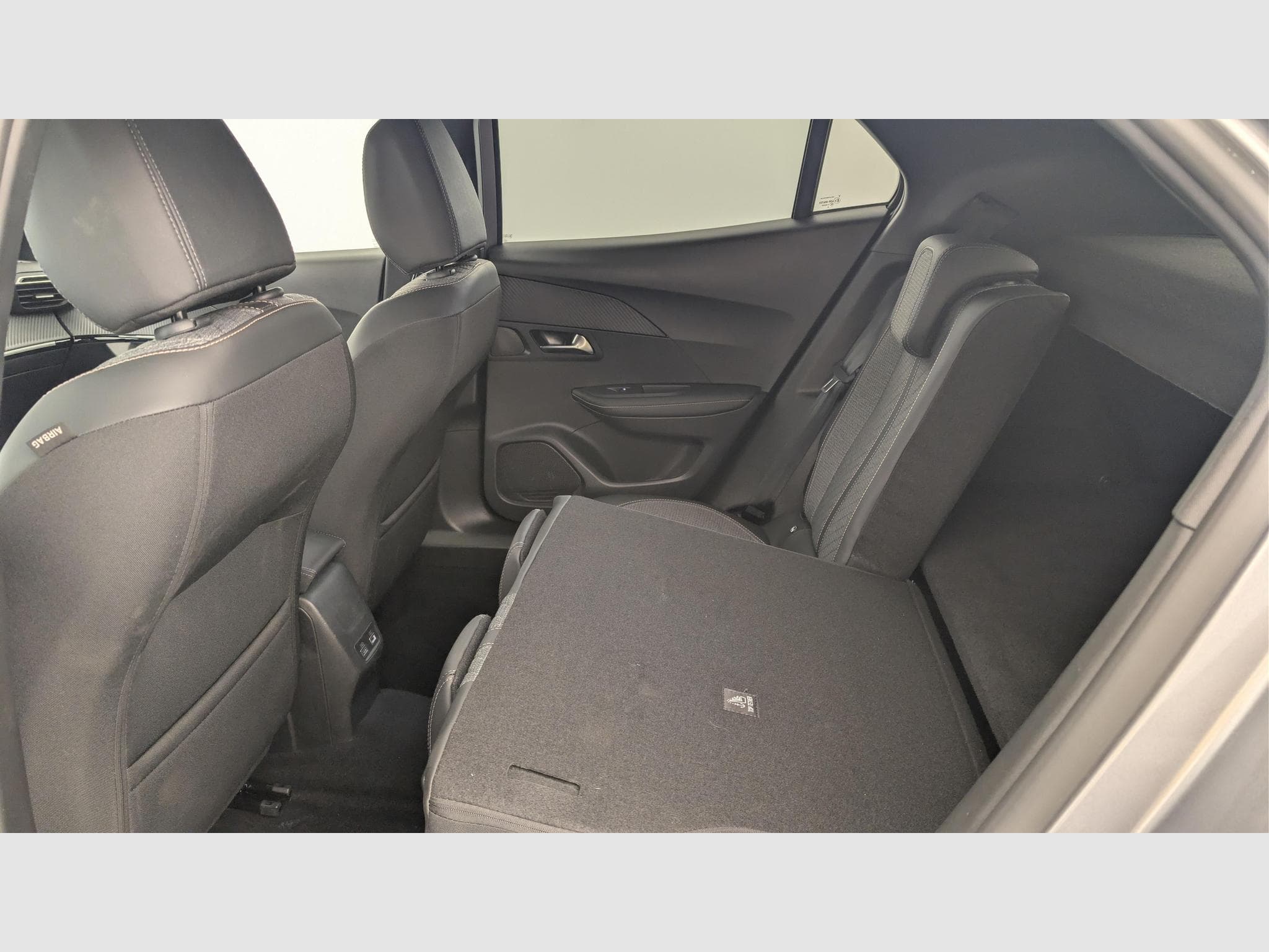 Peugeot 2008 100 S&S BVM6 Allure (2025) - Photo 12