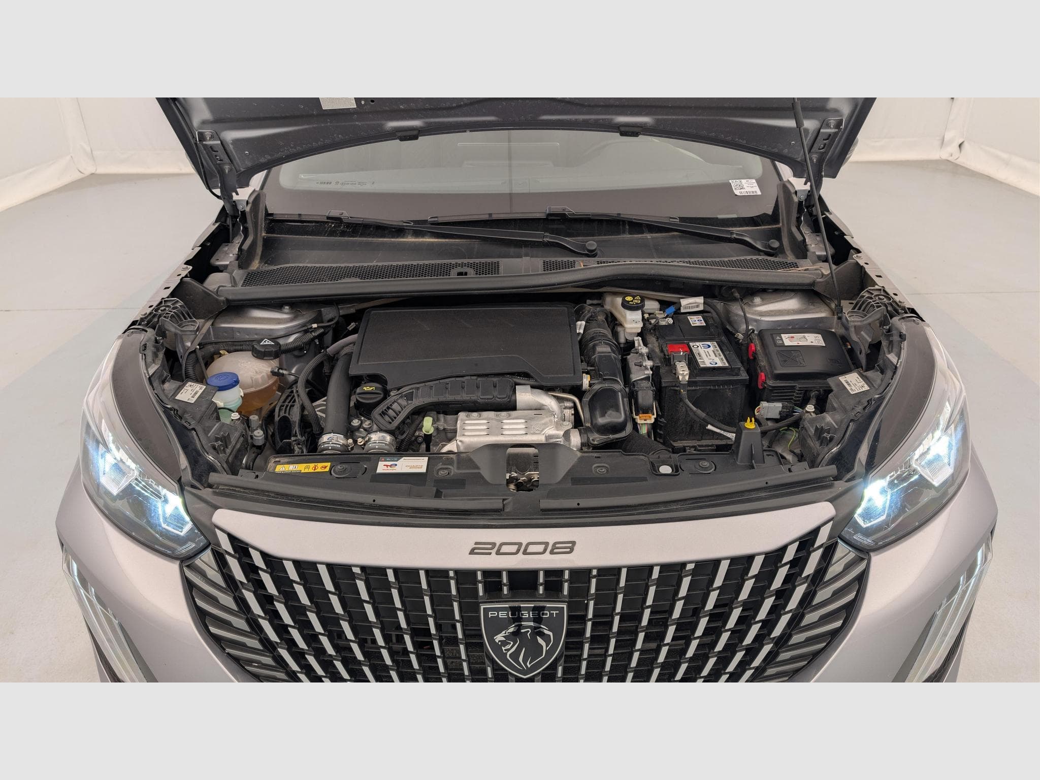 Peugeot 2008 100 S&S BVM6 Allure (2025) - Photo 20