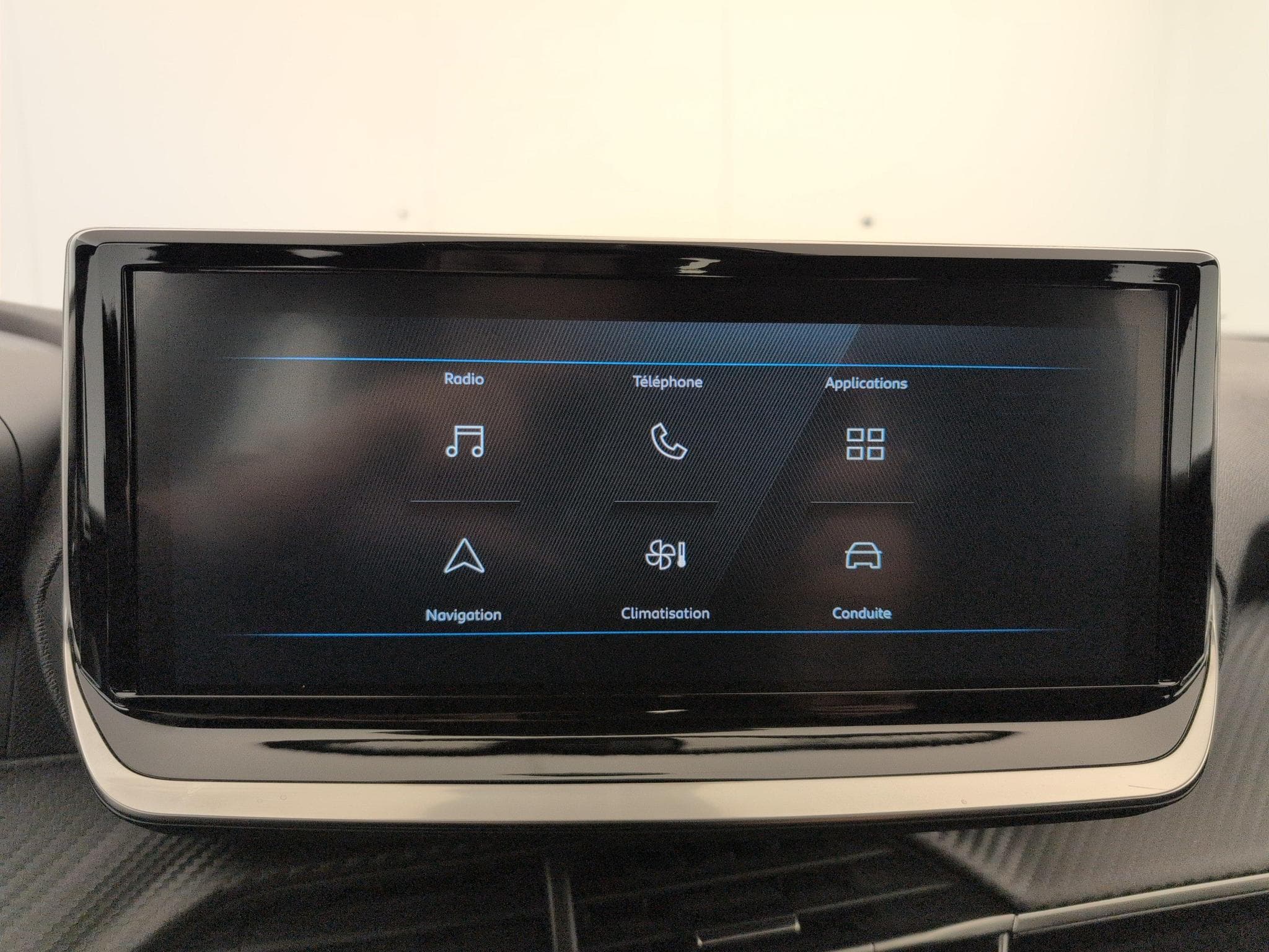 Peugeot 2008 100 S&S BVM6 Style (2025) - Photo 18