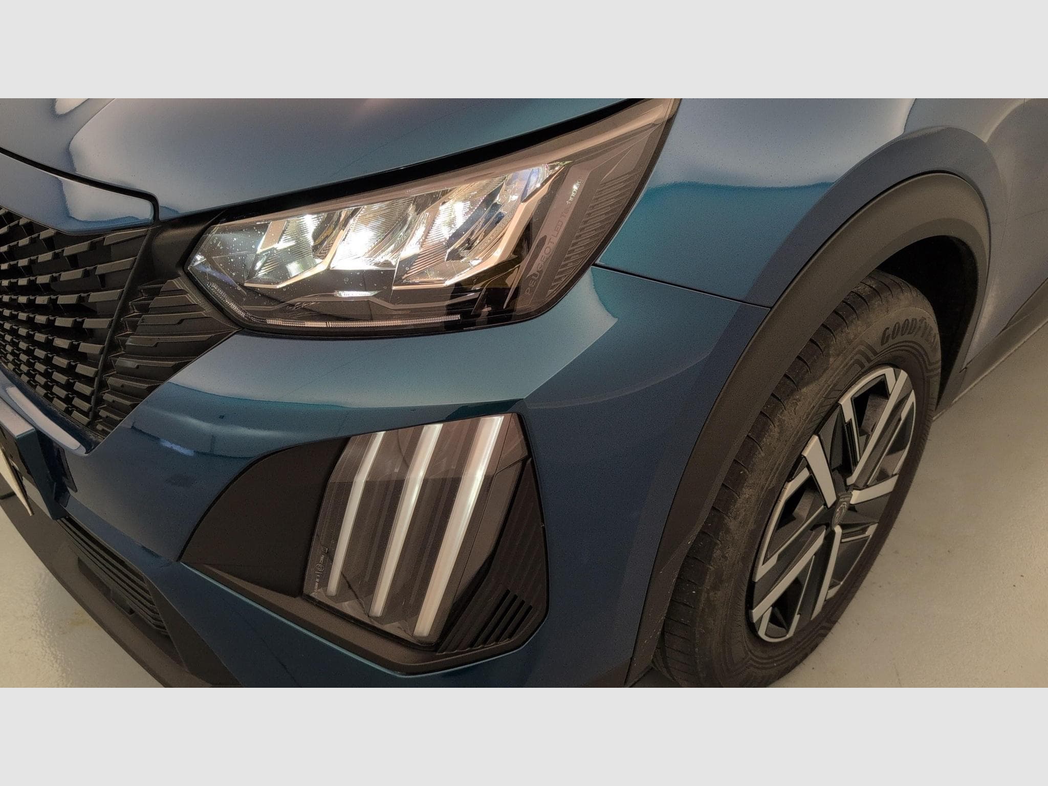 Peugeot 2008 100 S&S BVM6 Style (2025) - Photo 18