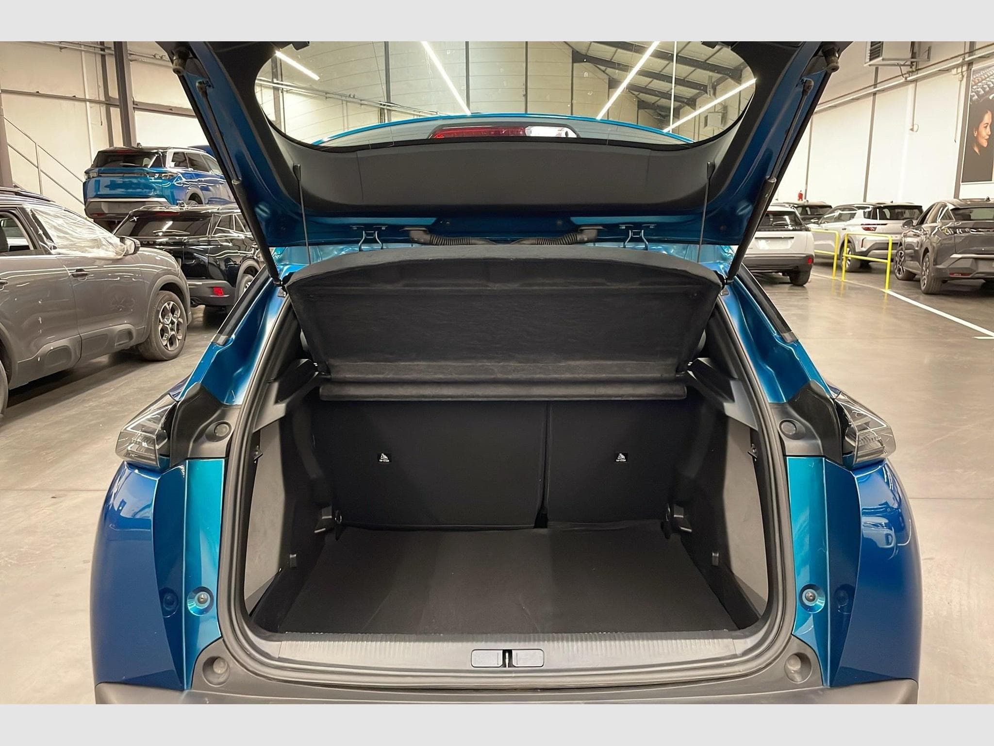 Peugeot 2008 100 S&S BVM6 Style (2025) - Photo 19