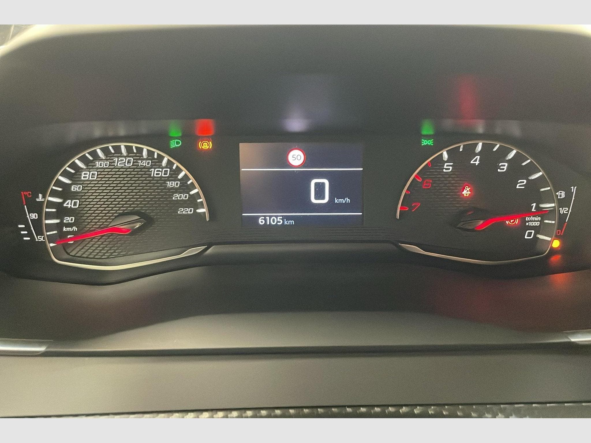 Peugeot 2008 100 S&S BVM6 Style (2025) - Photo 9