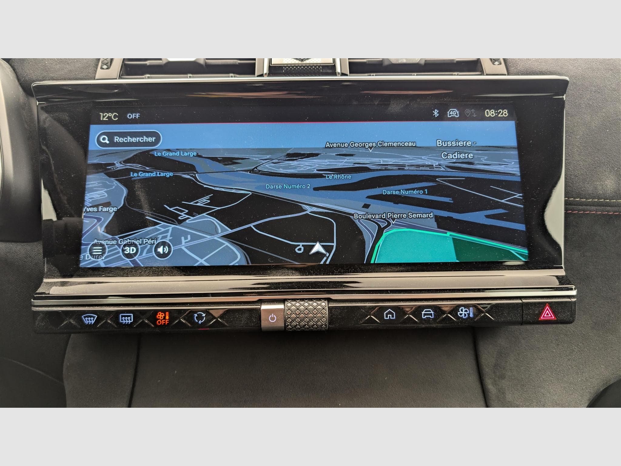 DS Automobiles DS7 BlueHDi 130 EAT8 Pallas (2025) - Photo 17
