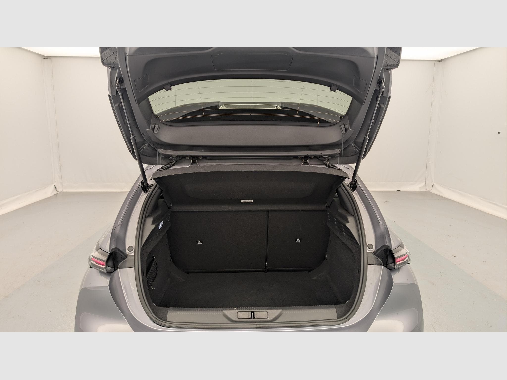 Peugeot 308 Hybrid 145 e-DCS6 Allure (2025) - Photo 11