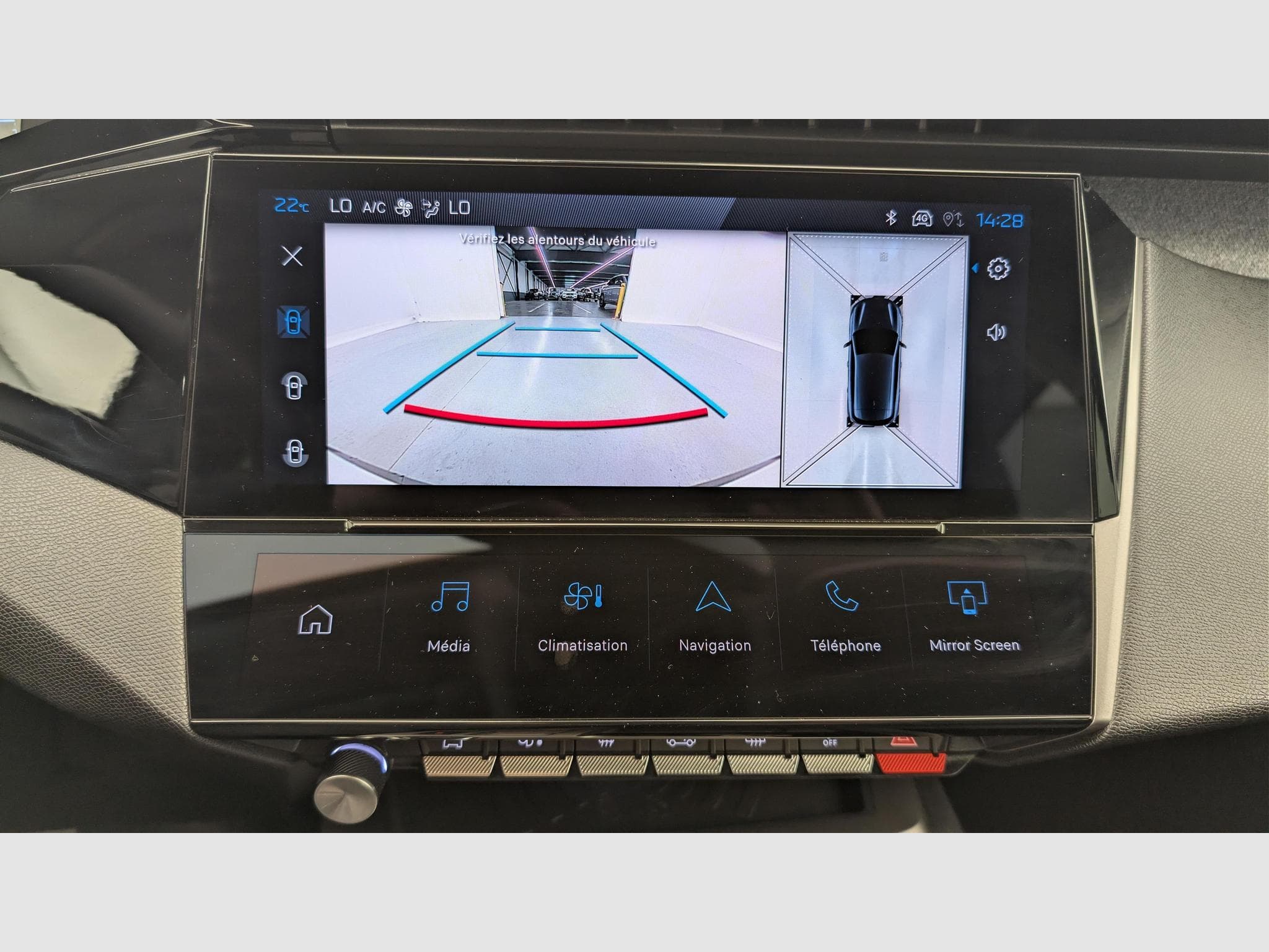 Peugeot 308 Hybrid 145 e-DCS6 Allure (2025) - Photo 18