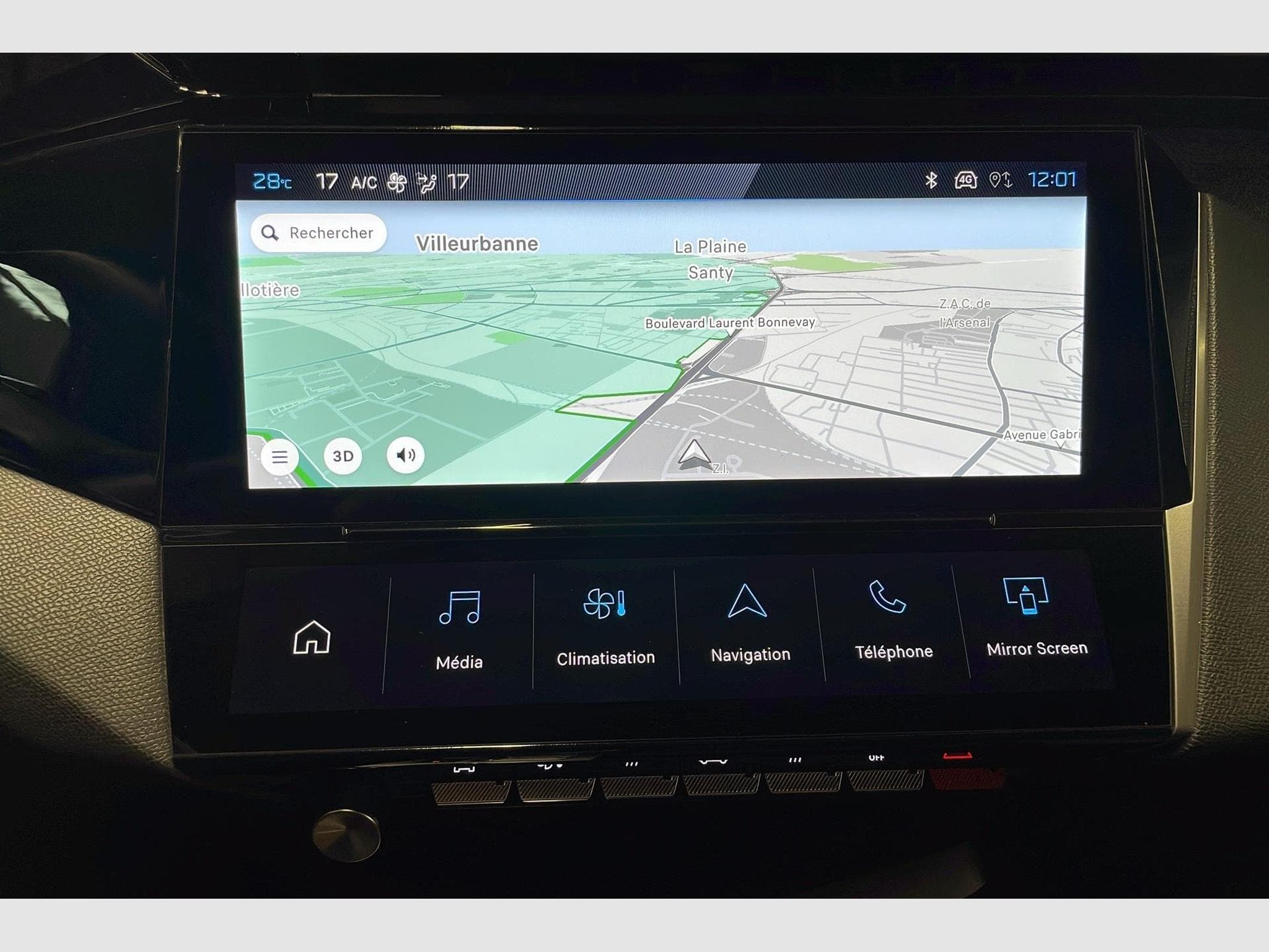 Peugeot 308 Hybrid 145 e-DCS6 Allure (2025) - Photo 19
