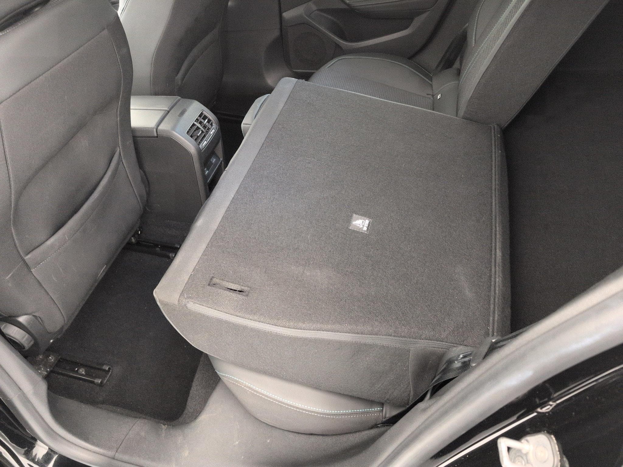 Peugeot 308 Hybrid 145 e-DCS6 Allure (2025) - Photo 12