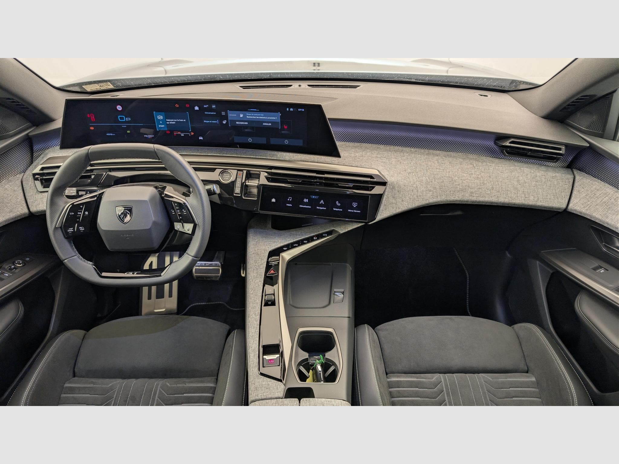 Peugeot 3008 Hybrid 145 e-DCS6 GT (2025) - Foto 13