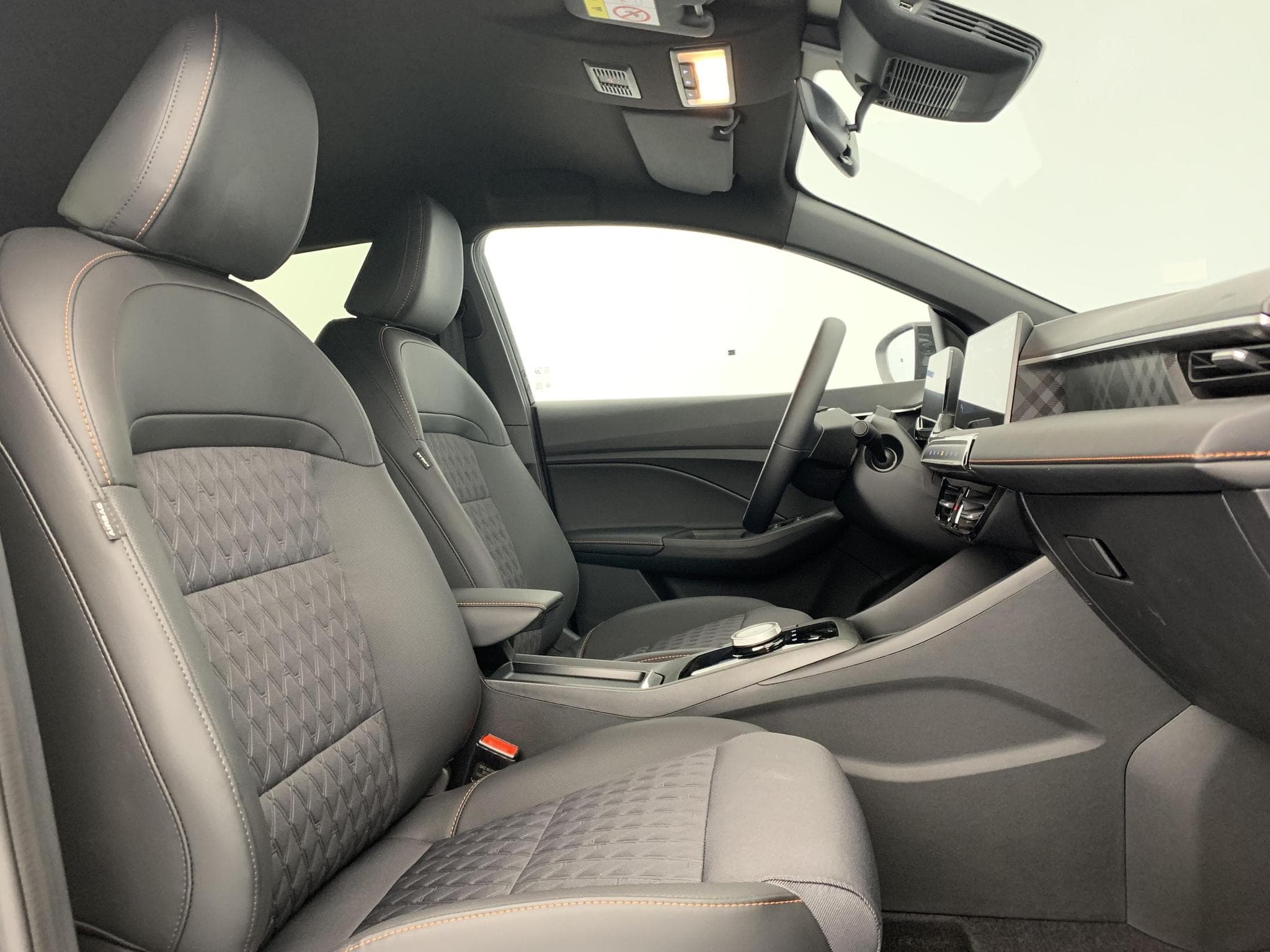 Mg MG3 1.5 L Hybrid+ 195 ch Luxury (2025) - Photo 9