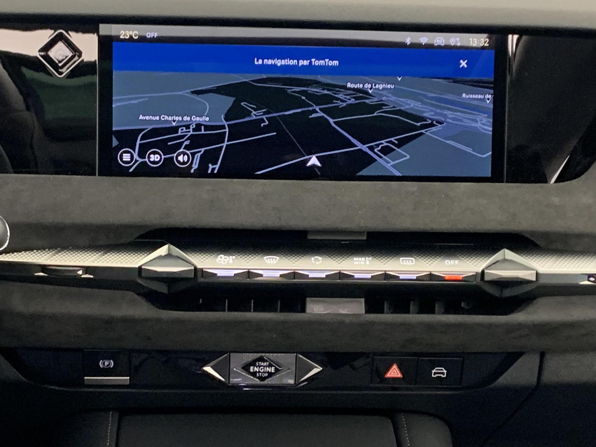 DS Automobiles DS4 Hybride 145 e-DCT6 Etoile - Alcantara (2025) - Photo 18
