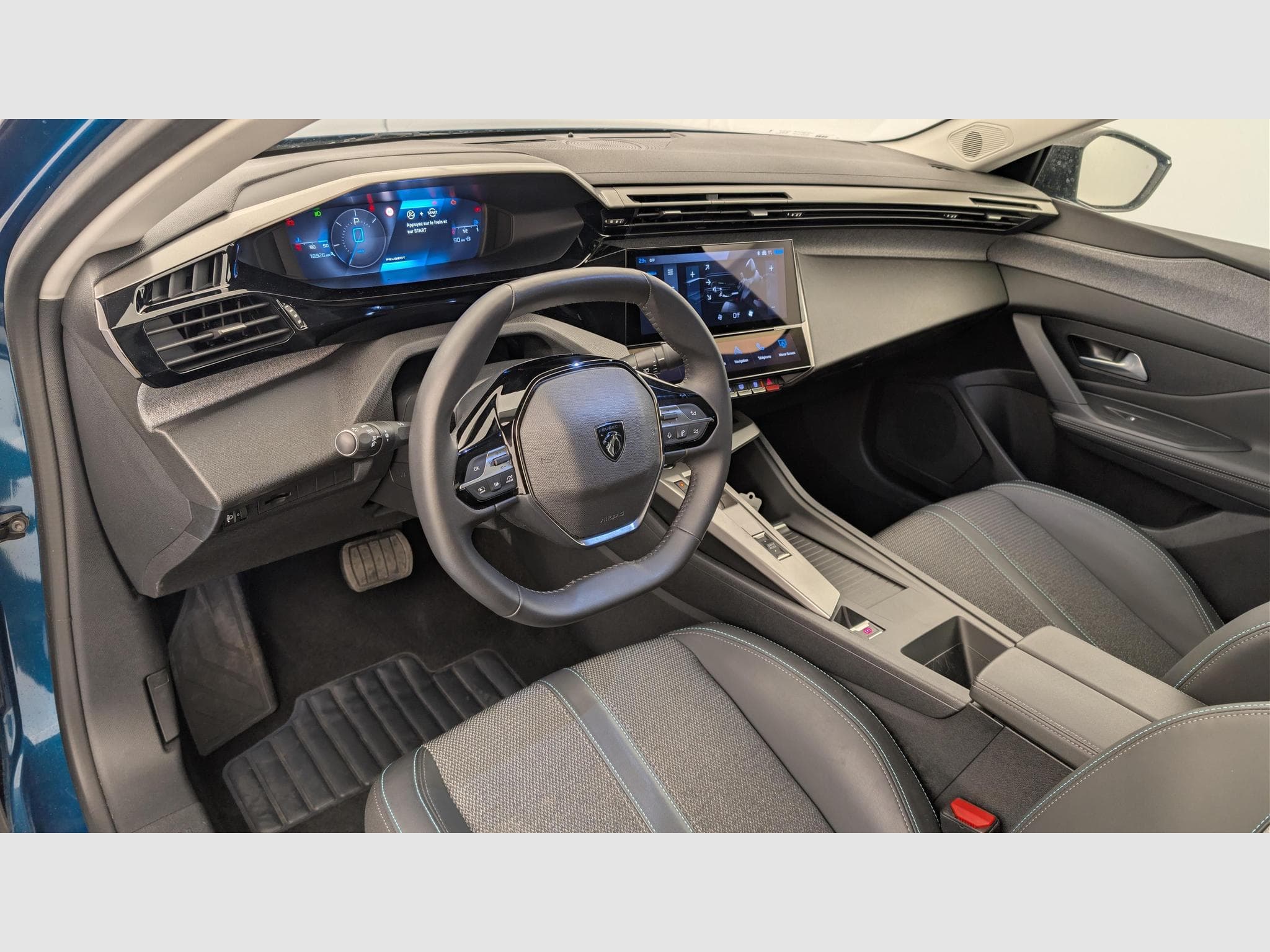 Peugeot 408 Hybrid 145 e-DCS6 Allure (2025) - Foto 11
