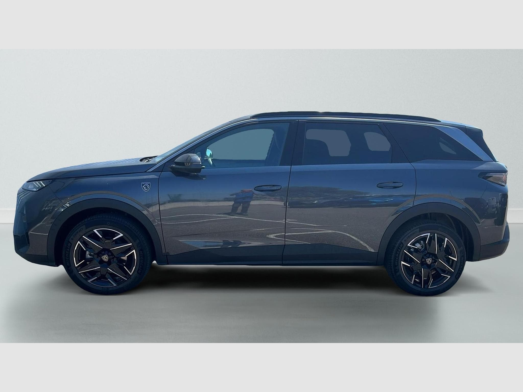 Peugeot 5008 Hybrid 145 e-DCS6 GT (2026) - Foto 2