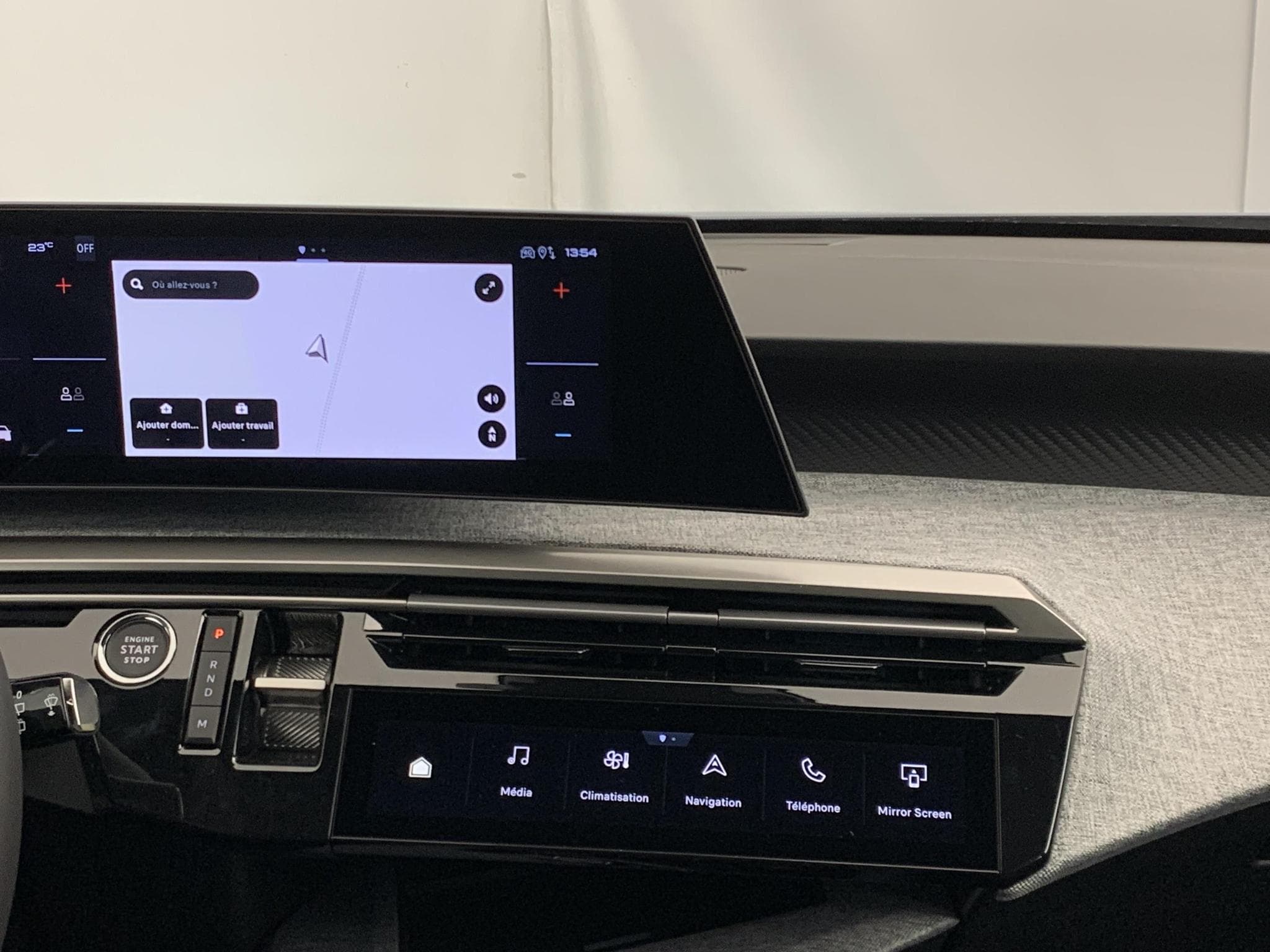 Peugeot 5008 Hybrid 145 e-DCS6 Allure (2026) - Foto 16