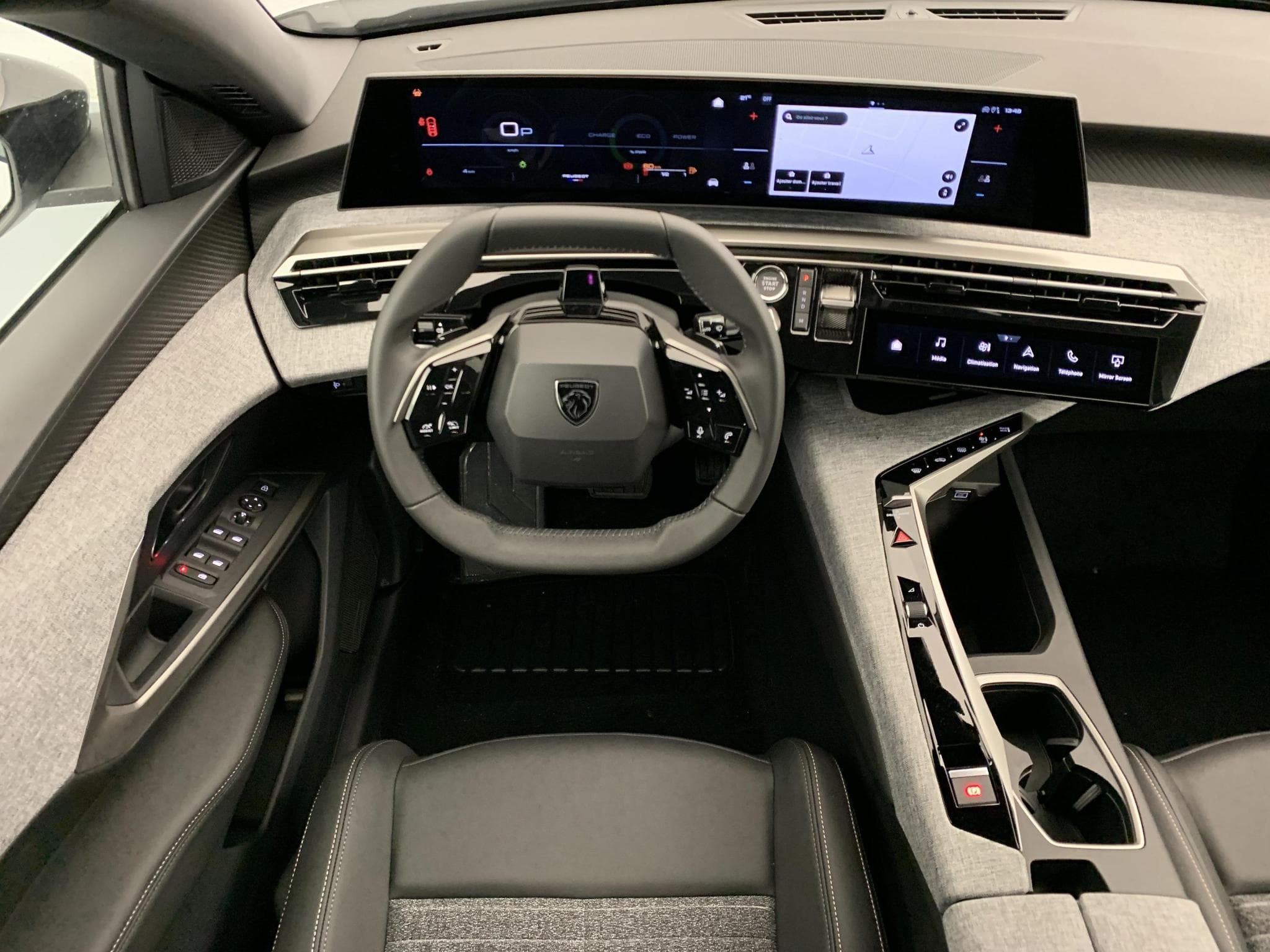 Peugeot 5008 Hybrid 145 e-DCS6 Allure (2026) - Foto 11