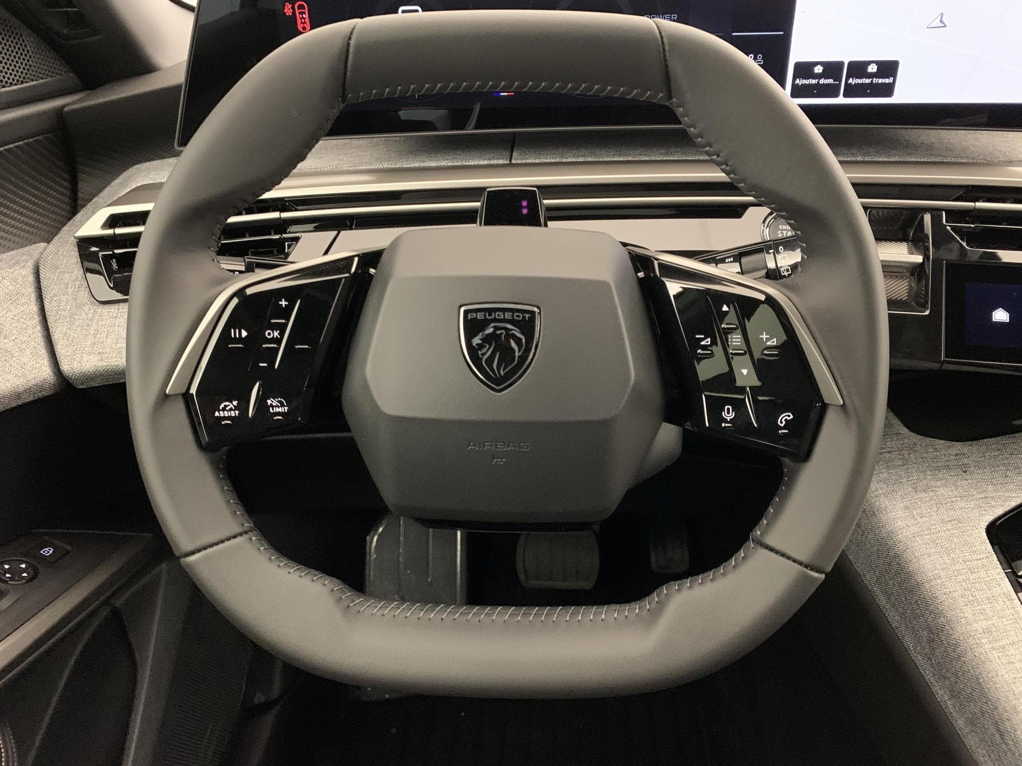 Peugeot 5008 Hybrid 145 e-DCS6 Allure (2026) - Foto 12