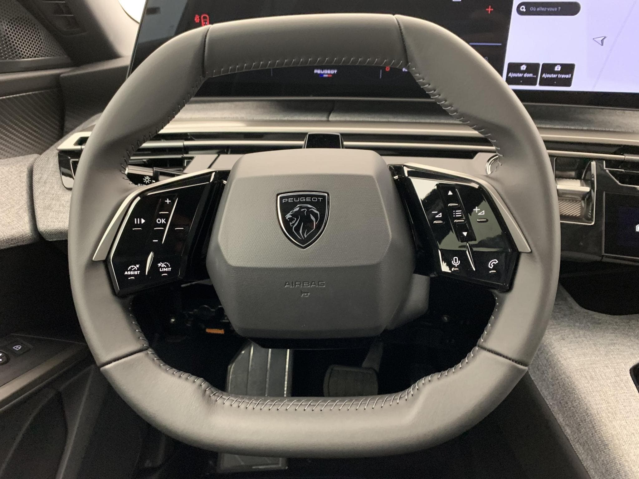 Peugeot 5008 Hybrid 145 e-DCS6 Allure (2026) - Foto 14