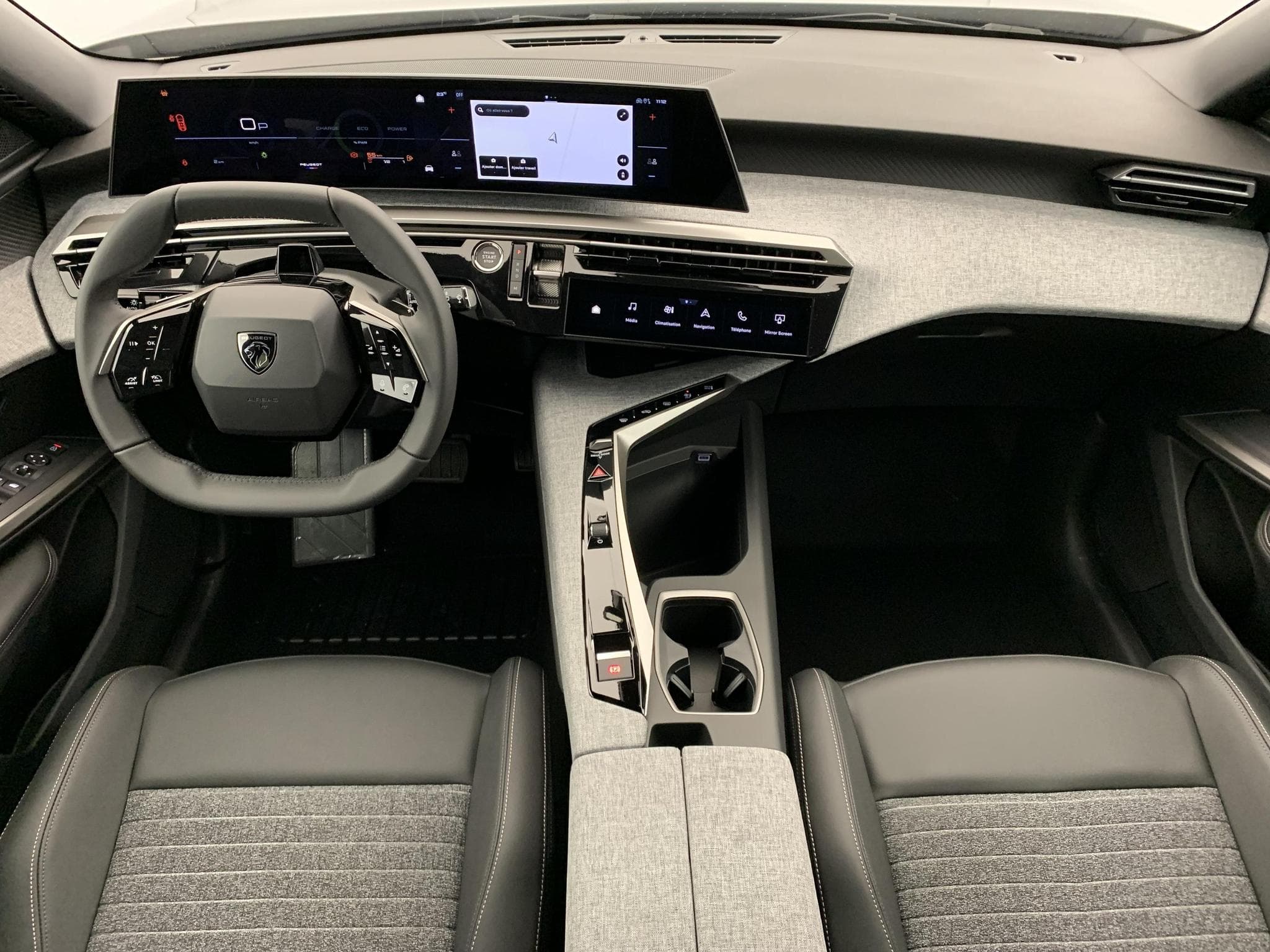 Peugeot 5008 Hybrid 145 e-DCS6 Allure (2026) - Foto 12