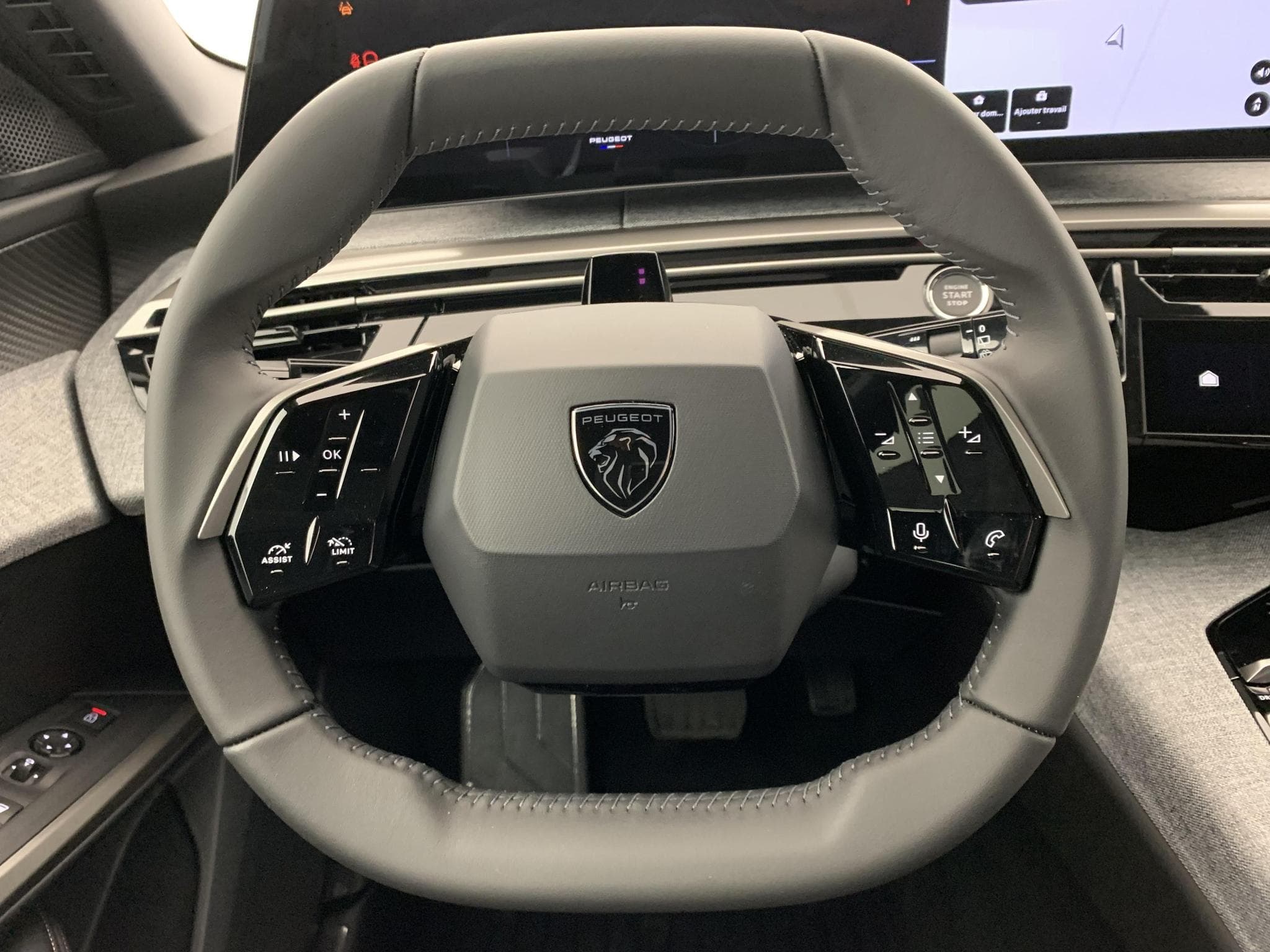 Peugeot 5008 Hybrid 145 e-DCS6 Allure (2026) - Foto 14