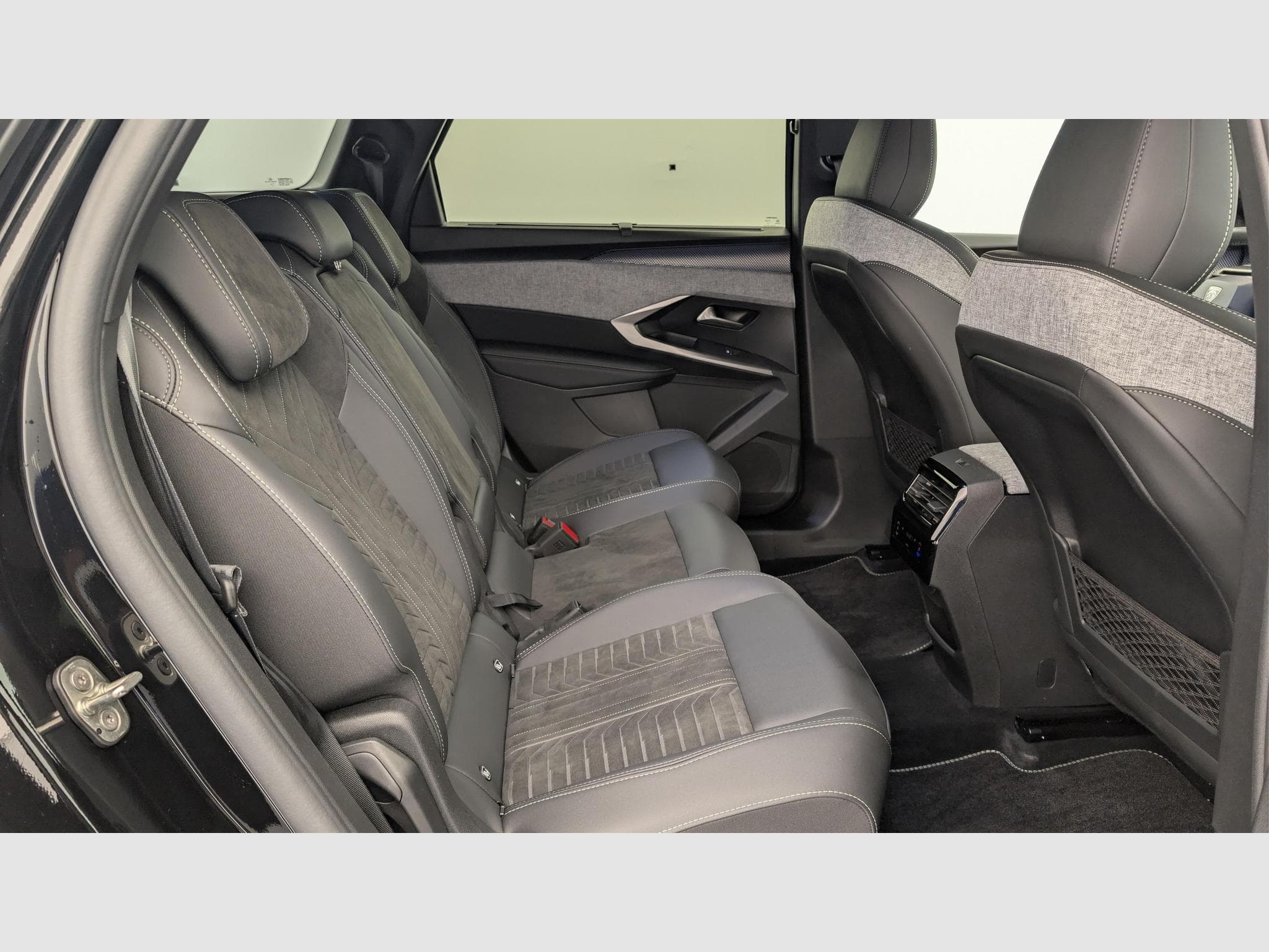 Peugeot 5008 HYBRID 145CH E-DCS6 GT (2025) - Foto 10