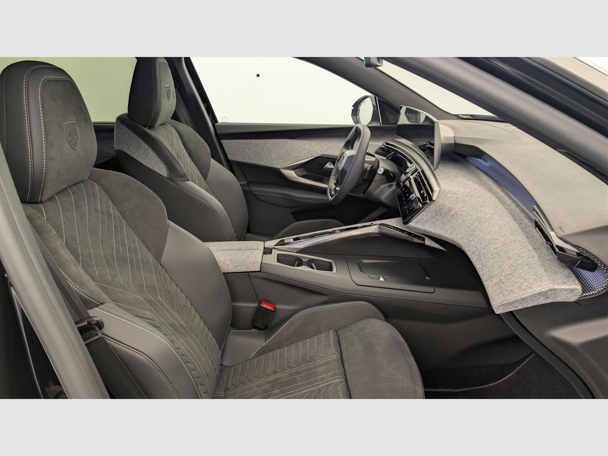 Peugeot 5008 HYBRID 145CH E-DCS6 GT (2025) - Foto 9