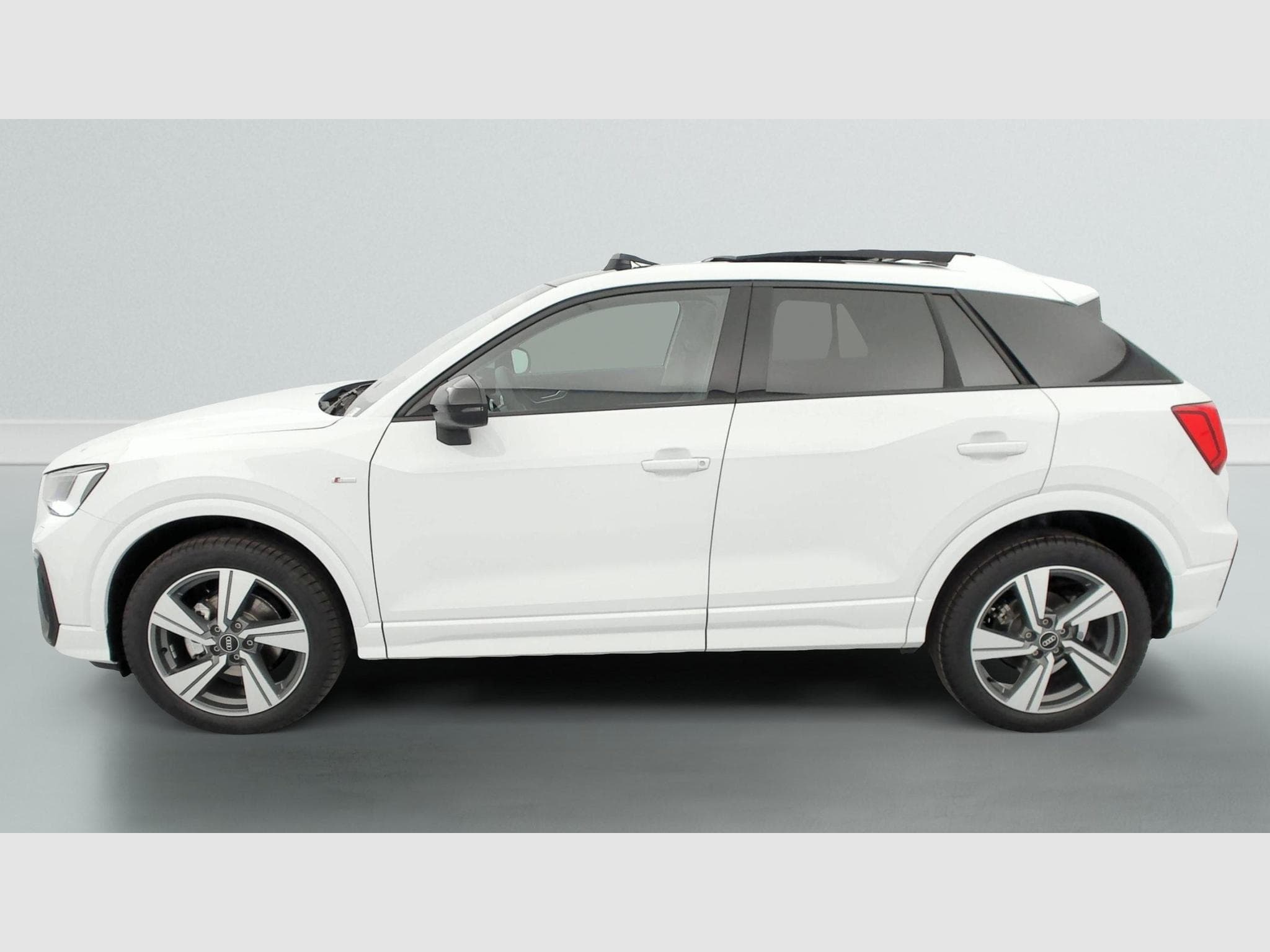 Audi Q2 35 TFSI 150 S tronic 7 Design (2026) - Foto 4