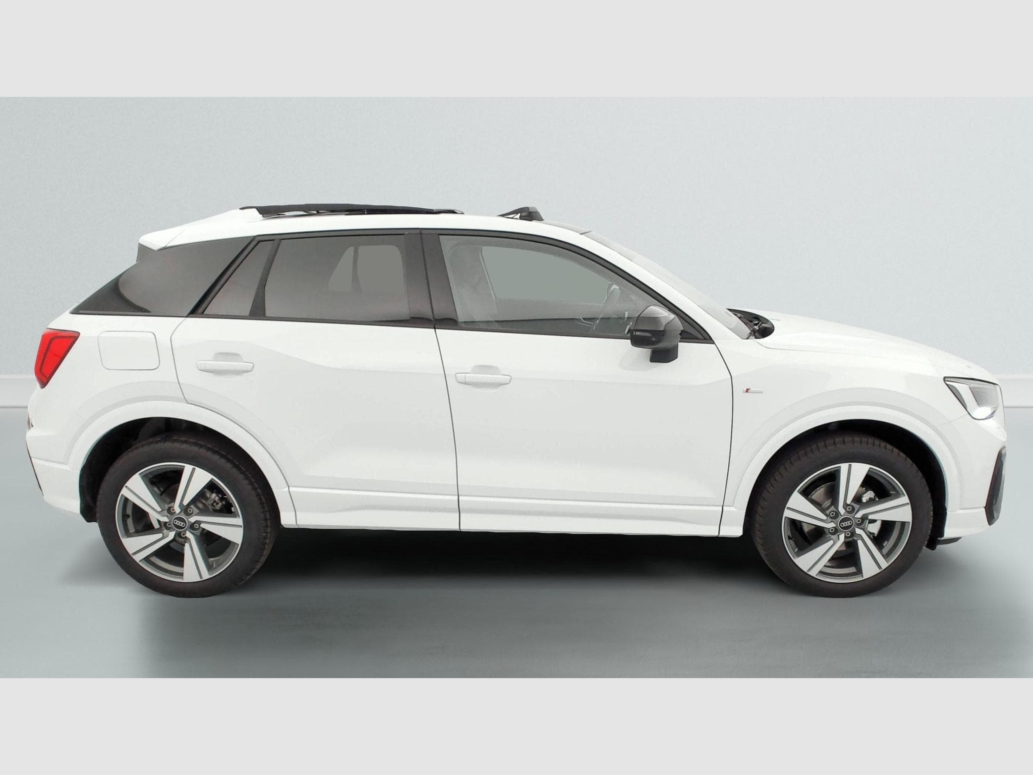 Audi Q2 35 TFSI 150 S tronic 7 Design (2026) - Foto 8