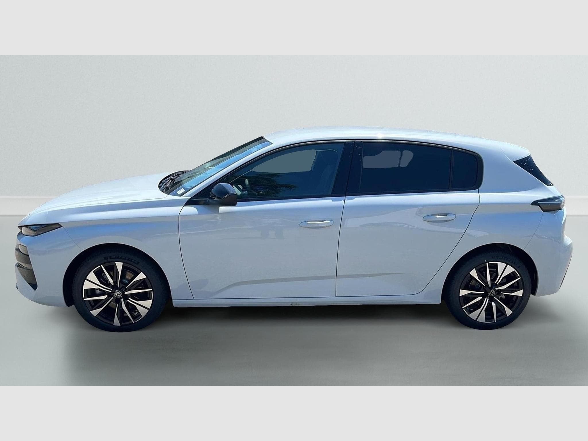 Peugeot 308 NOUVELLE BLUEHDI 130CH S&S EAT8 ALLURE (2026) - Photo 4