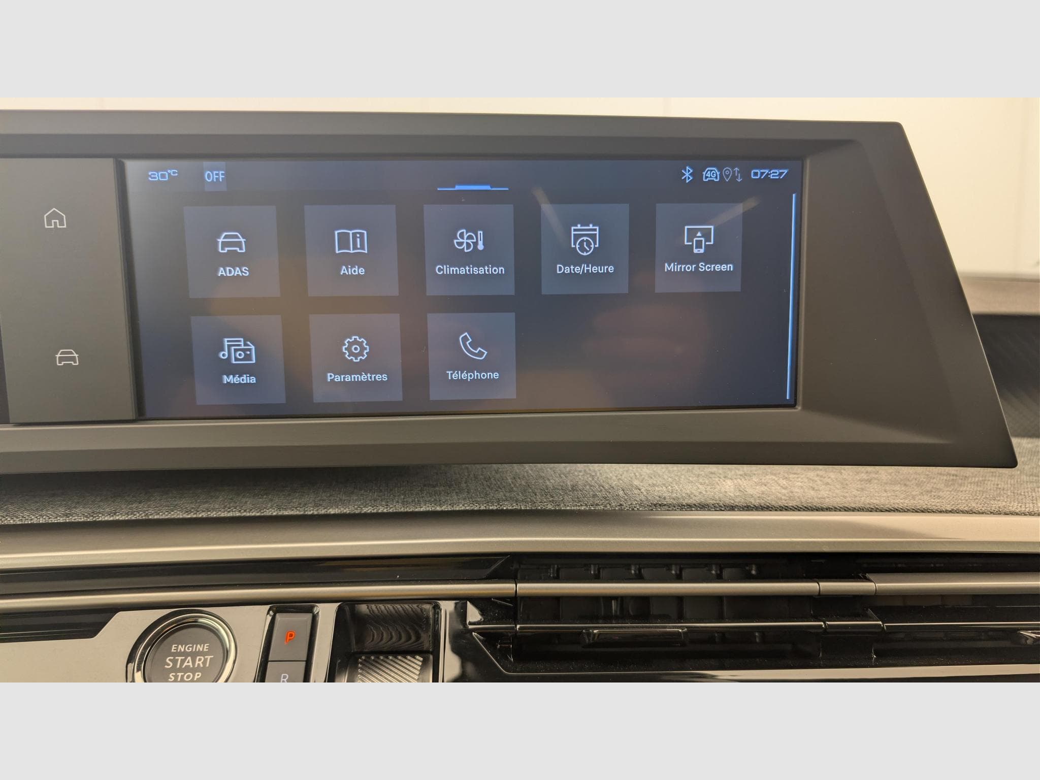 Peugeot 3008 Hybrid 145 e-DCS6 Allure (2025) - Photo 17