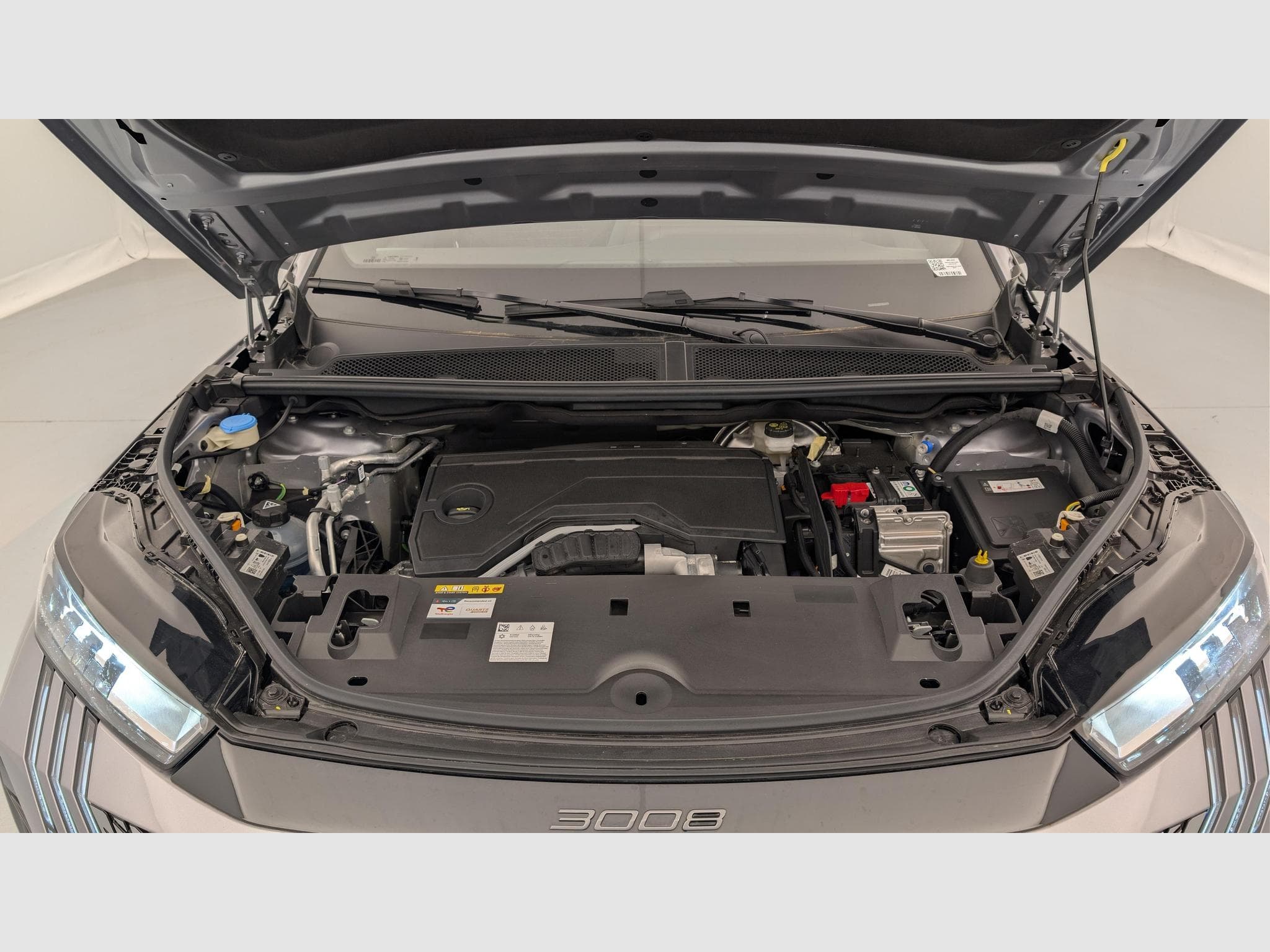 Peugeot 3008 Hybrid 145 e-DCS6 Allure (2025) - Photo 19