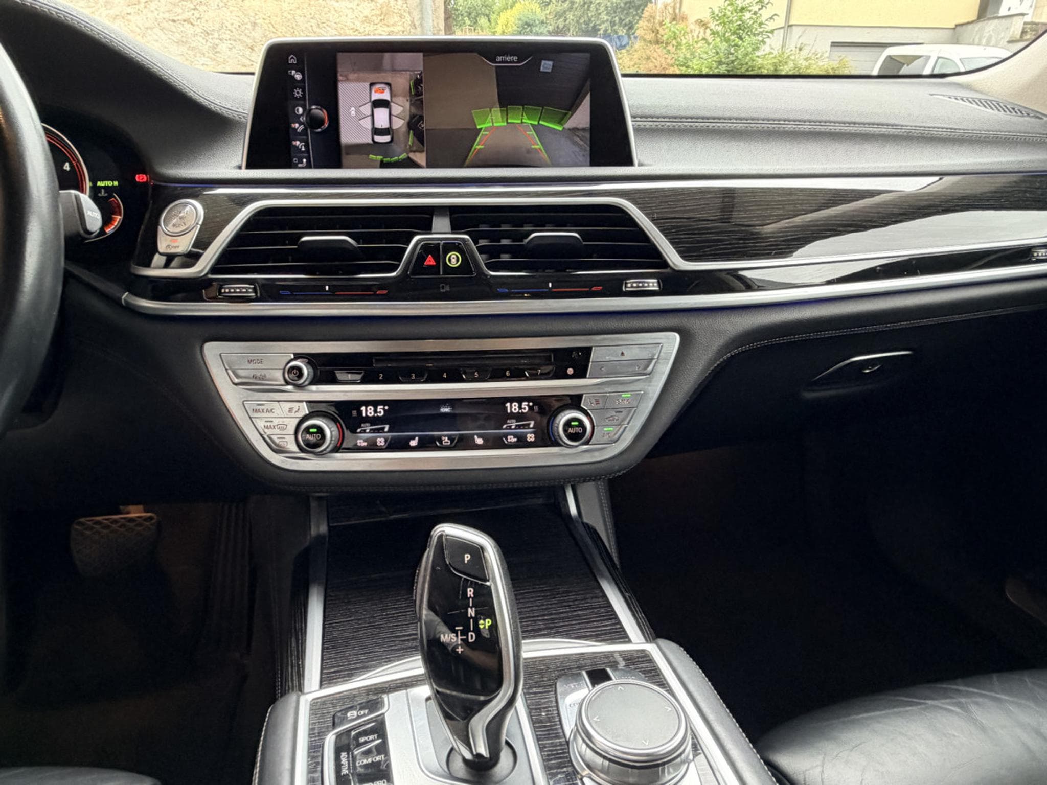 BMW 740 d xDrive Camera 360° Head-UP, Toit Ouvrant 320cv (2016) - Photo 13