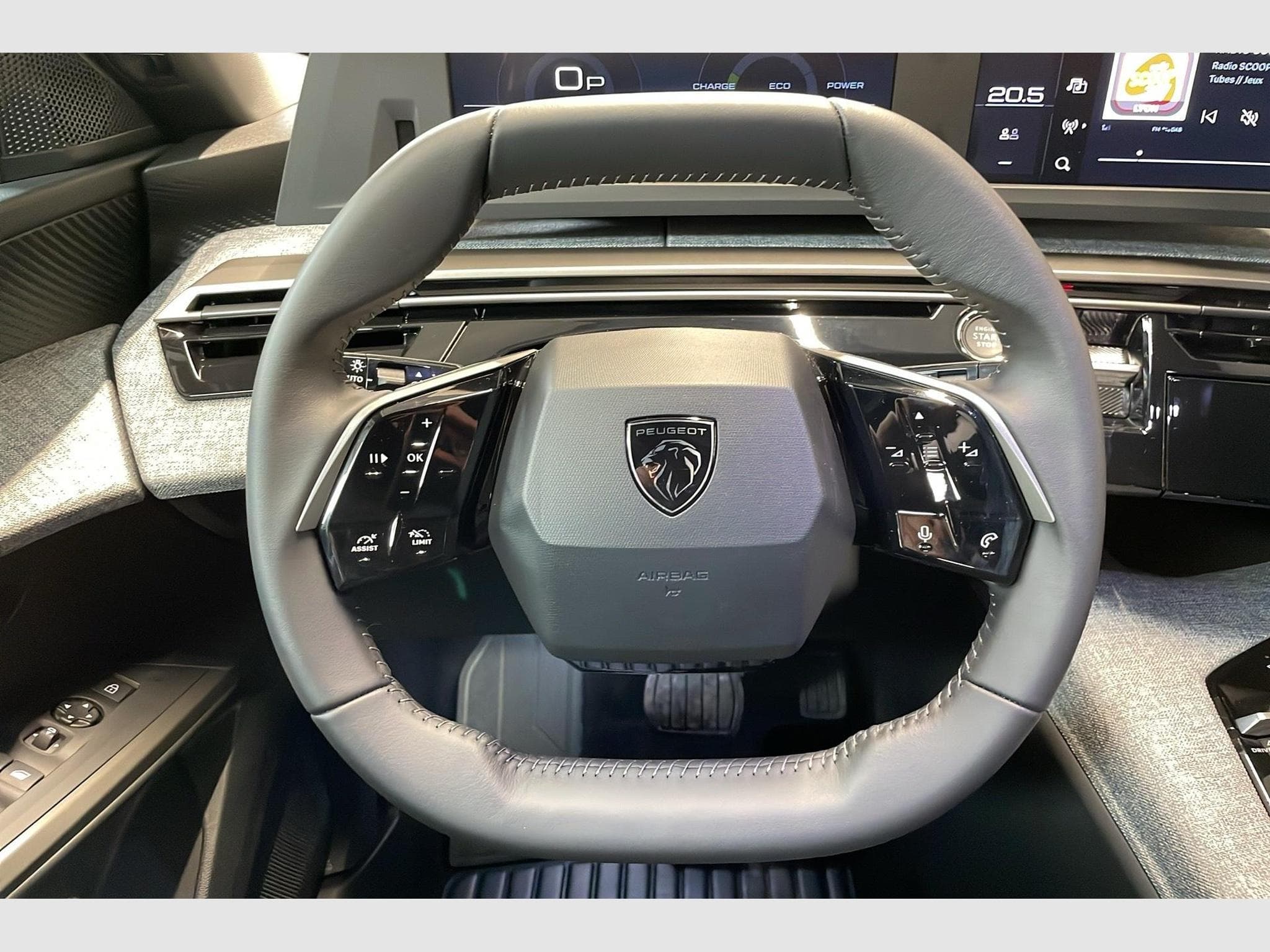 Peugeot 3008 Hybrid 145 e-DCS6 Allure (2025) - Photo 14