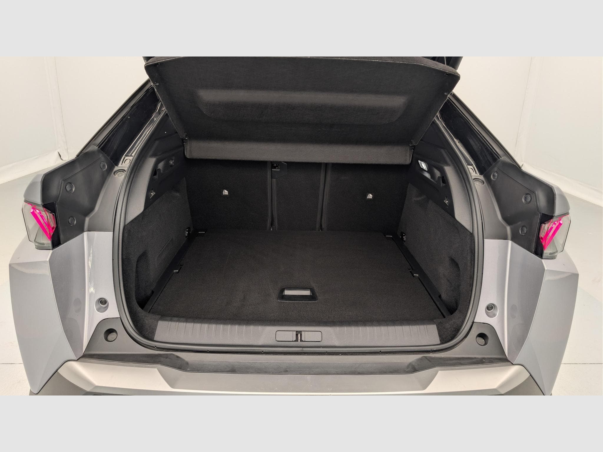 Peugeot 3008 Hybrid 145 e-DCS6 GT (2025) - Photo 11