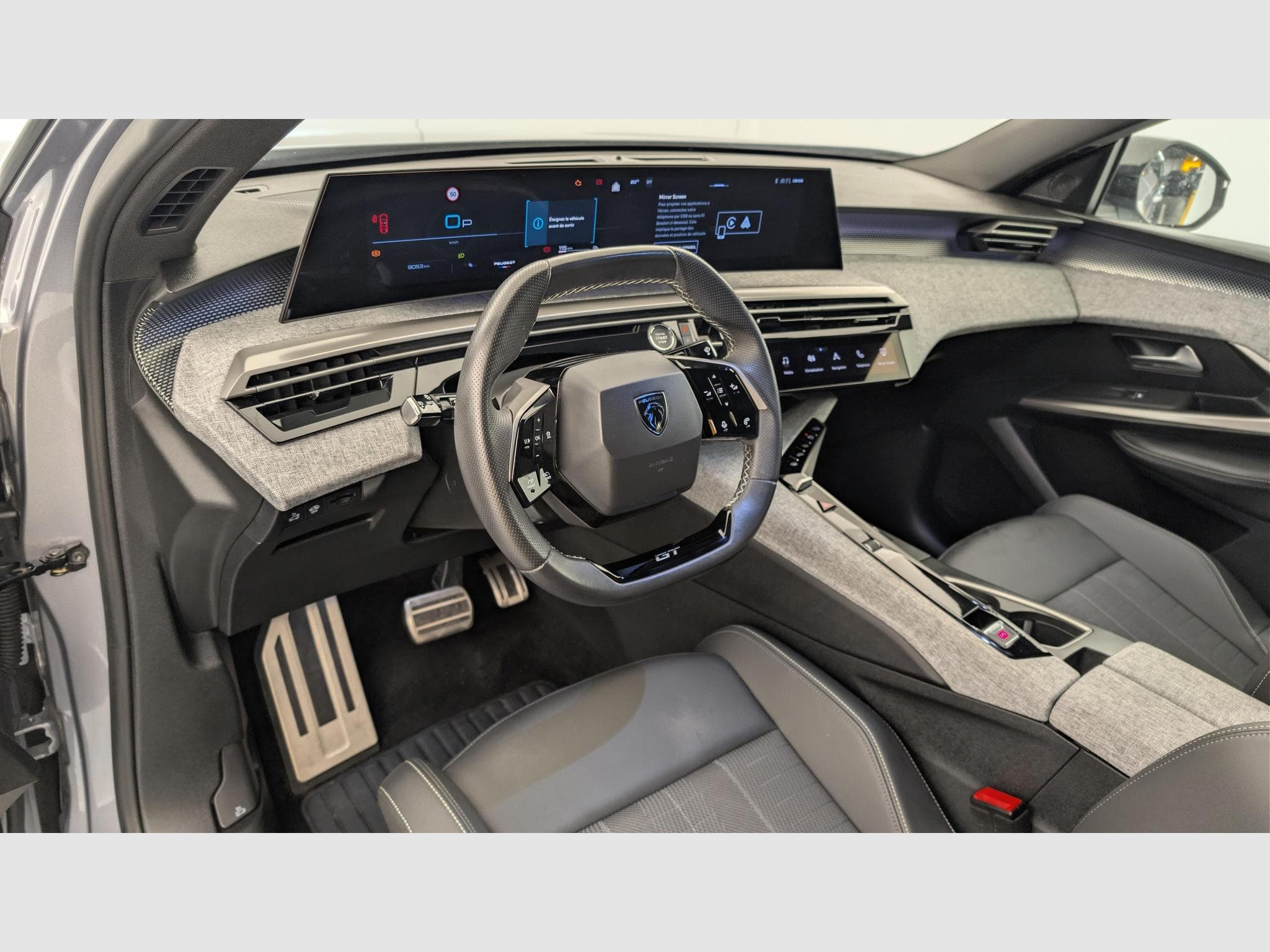 Peugeot 3008 Hybrid 145 e-DCS6 GT (2025) - Photo 15