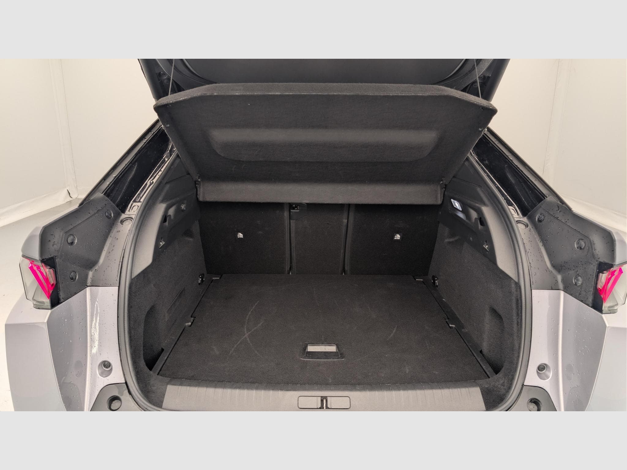 Peugeot 3008 Hybrid 145 e-DCS6 GT (2025) - Photo 11