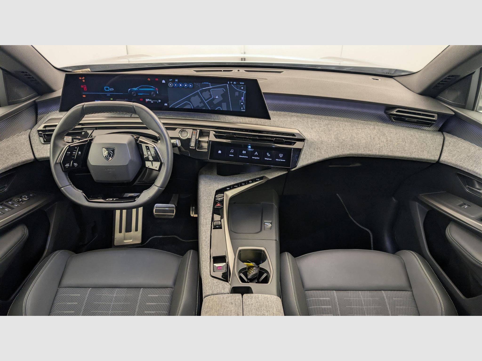 Peugeot 3008 Hybrid 145 e-DCS6 GT (2025) - Photo 13
