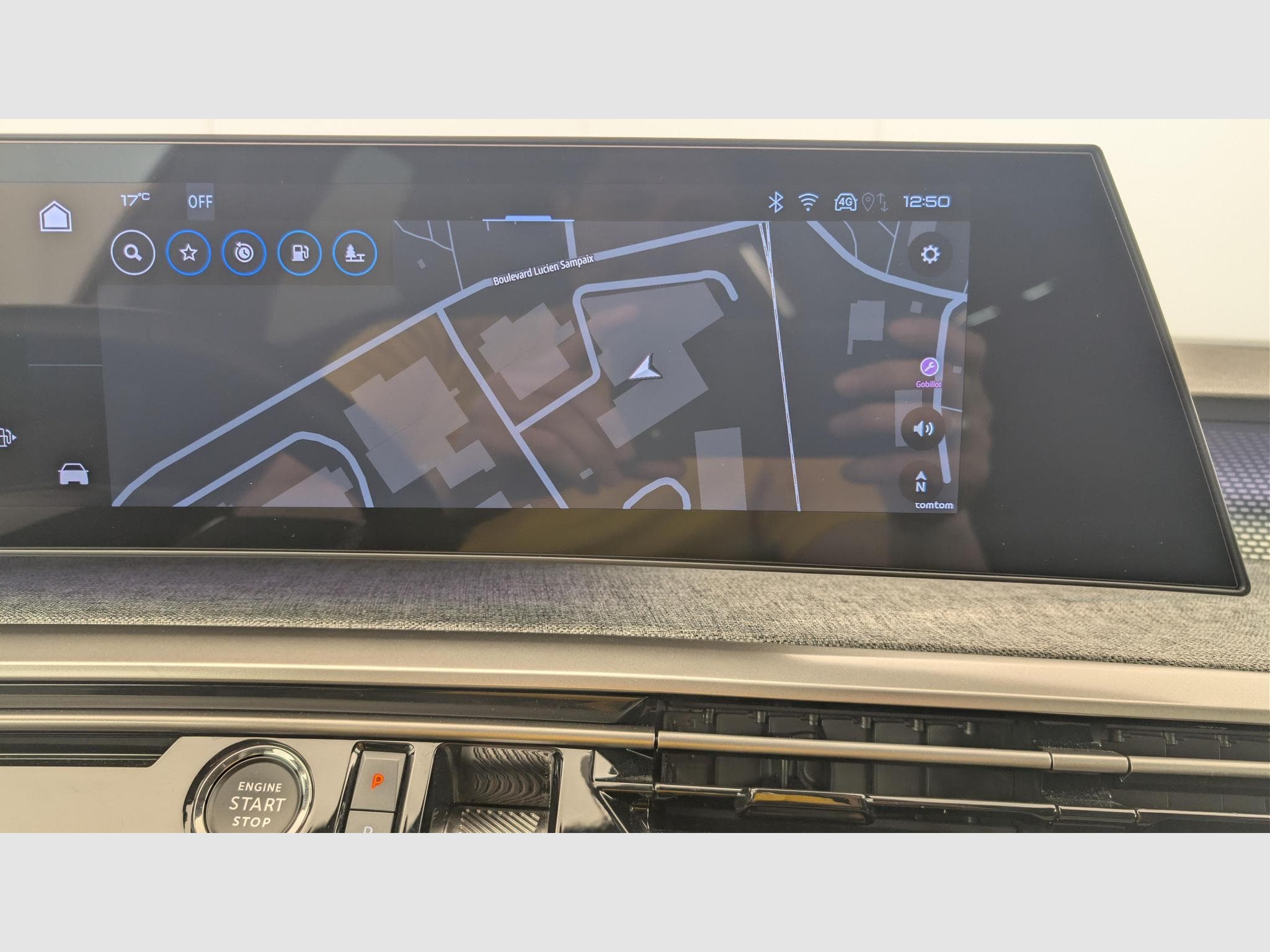 Peugeot 3008 Hybrid 145 e-DCS6 GT (2025) - Photo 18