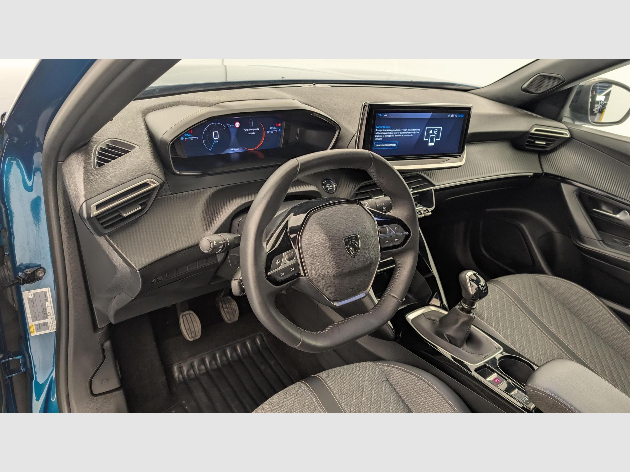 Peugeot 2008 100 S&S BVM6 Allure (2025) - Photo 15