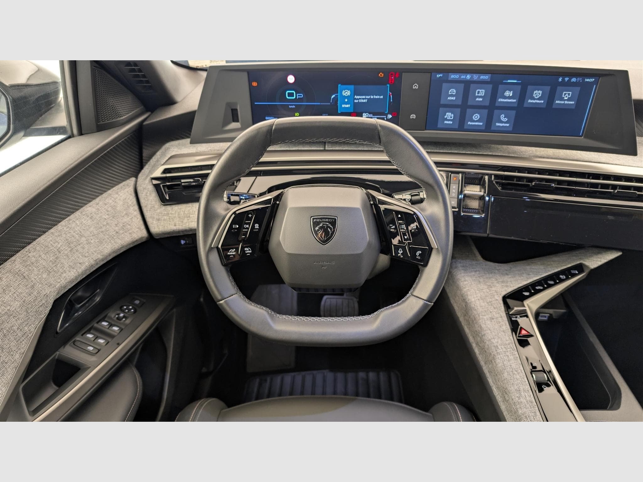 Peugeot 5008 HYBRID 145 CH E-DCS6 ALLURE (2025) - Photo 14