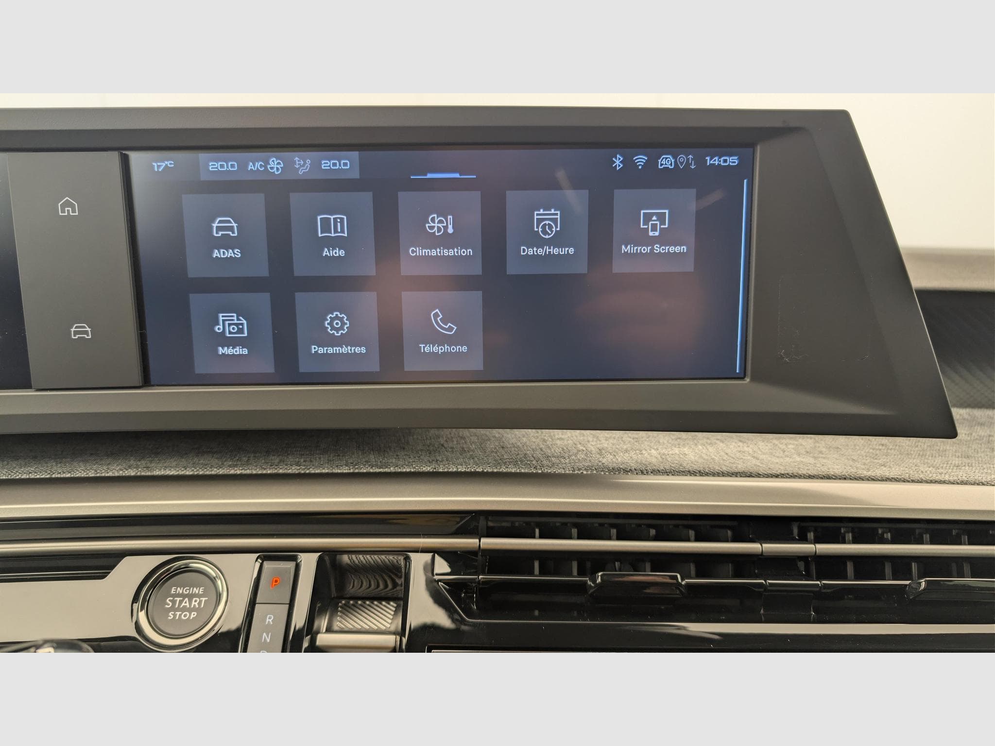 Peugeot 5008 HYBRID 145 CH E-DCS6 ALLURE (2025) - Photo 18