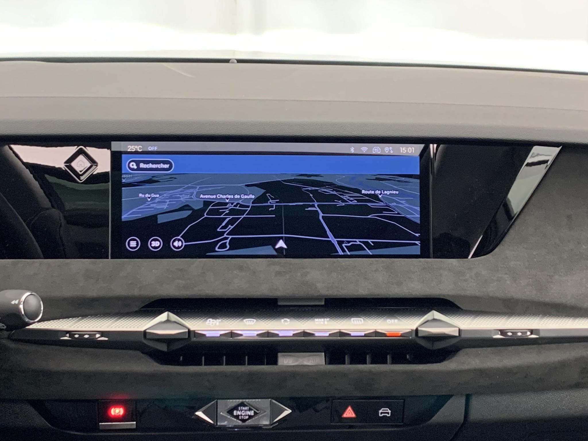 DS Automobiles DS4 Hybride 145 e-DCT6 Etoile - Alcantara (2025) - Photo 18