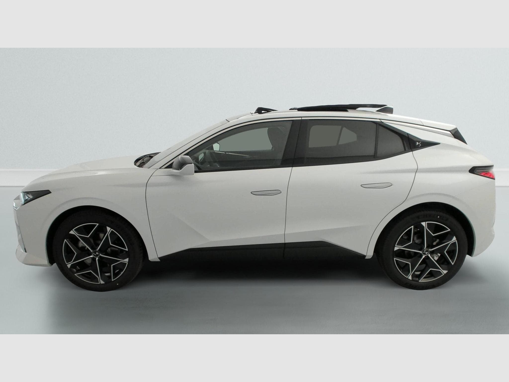 DS Automobiles DS4 Hybride 145 e-DCT6 Etoile - Alcantara (2025) - Photo 4