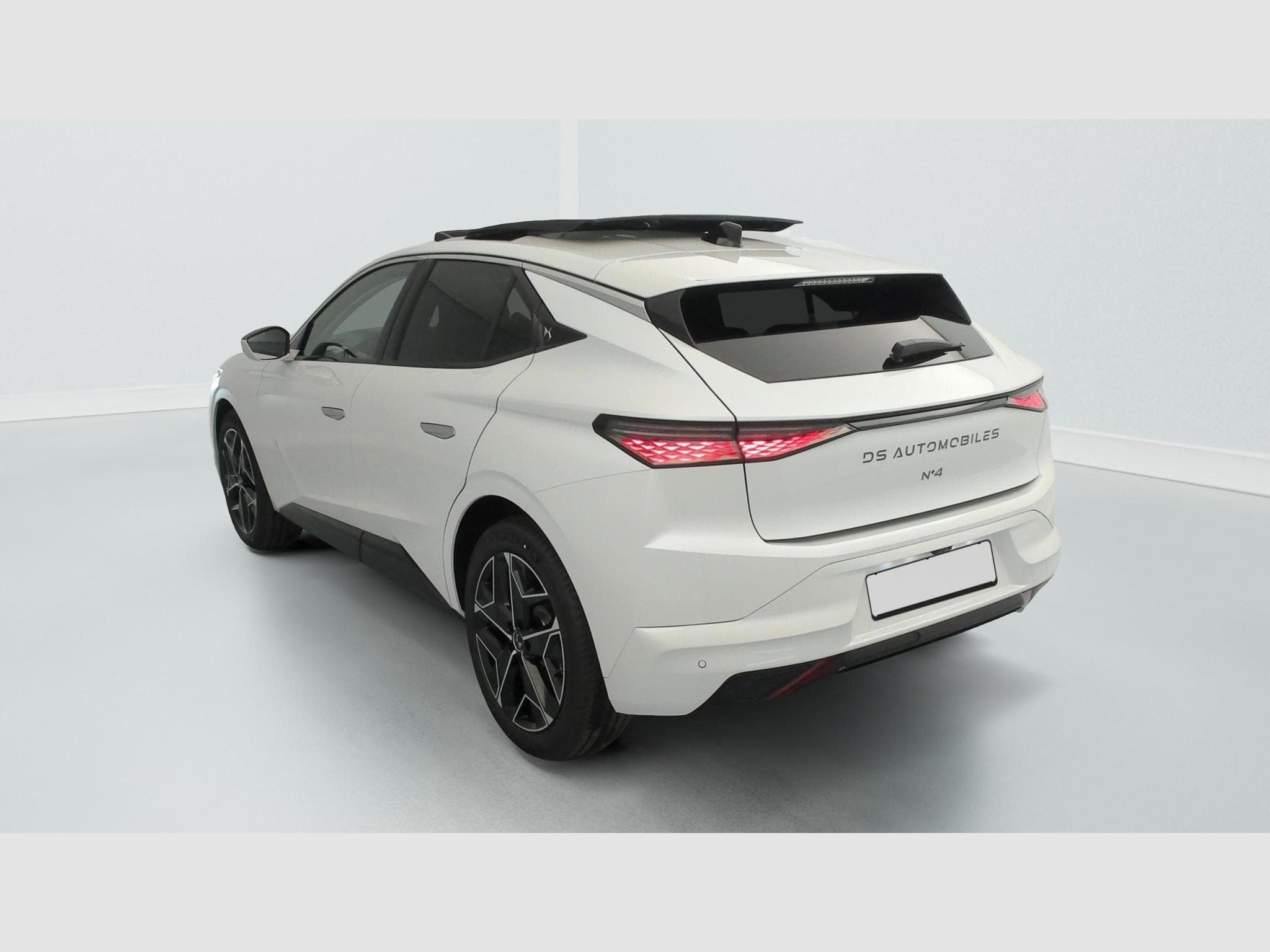DS Automobiles DS4 Hybride 145 e-DCT6 Etoile - Alcantara (2025) - Photo 5