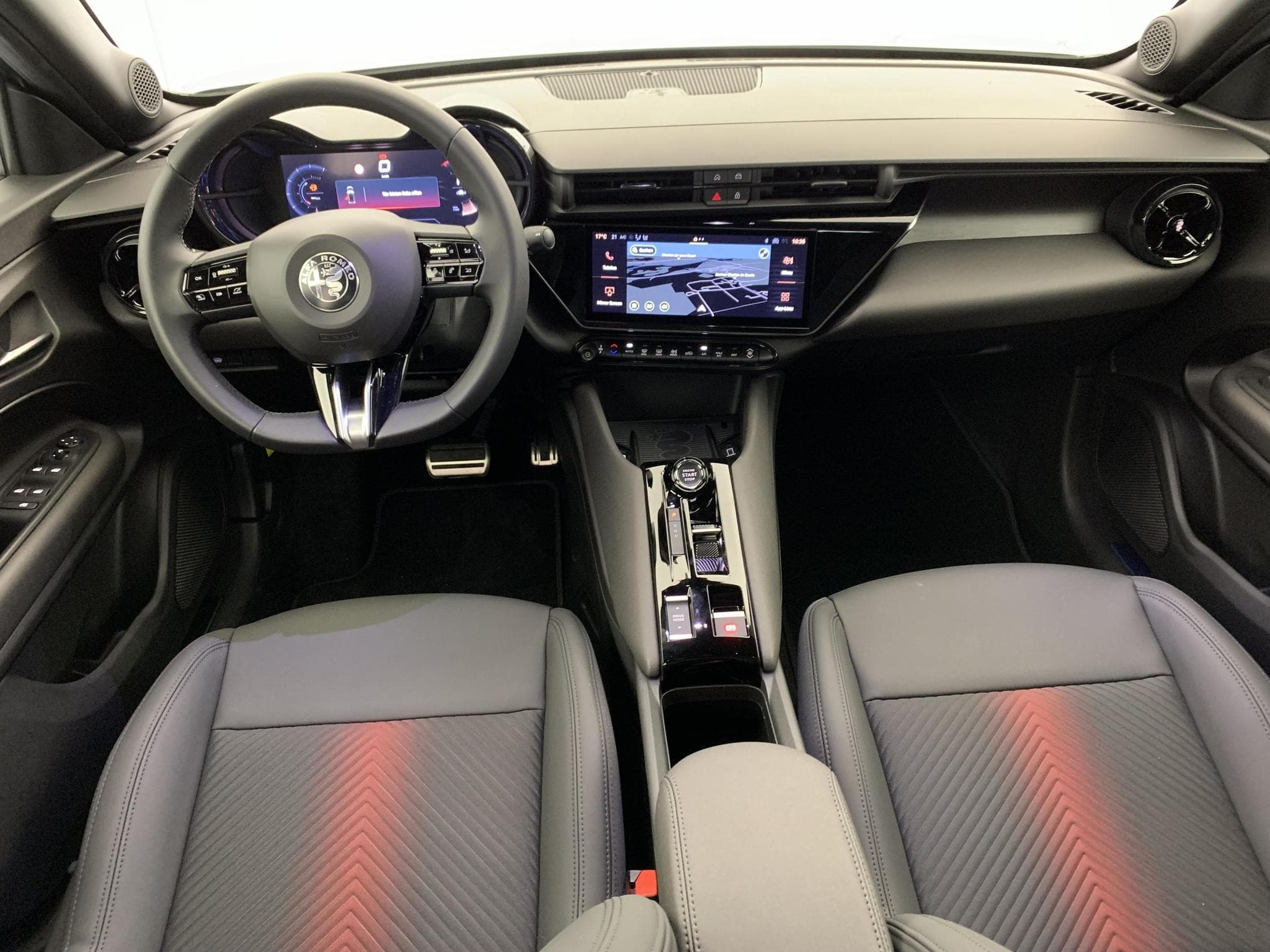 Alfa-Romeo Junior 1.2 Ibrida 145 ch e-DCT6 Ti (2026) - Photo 14